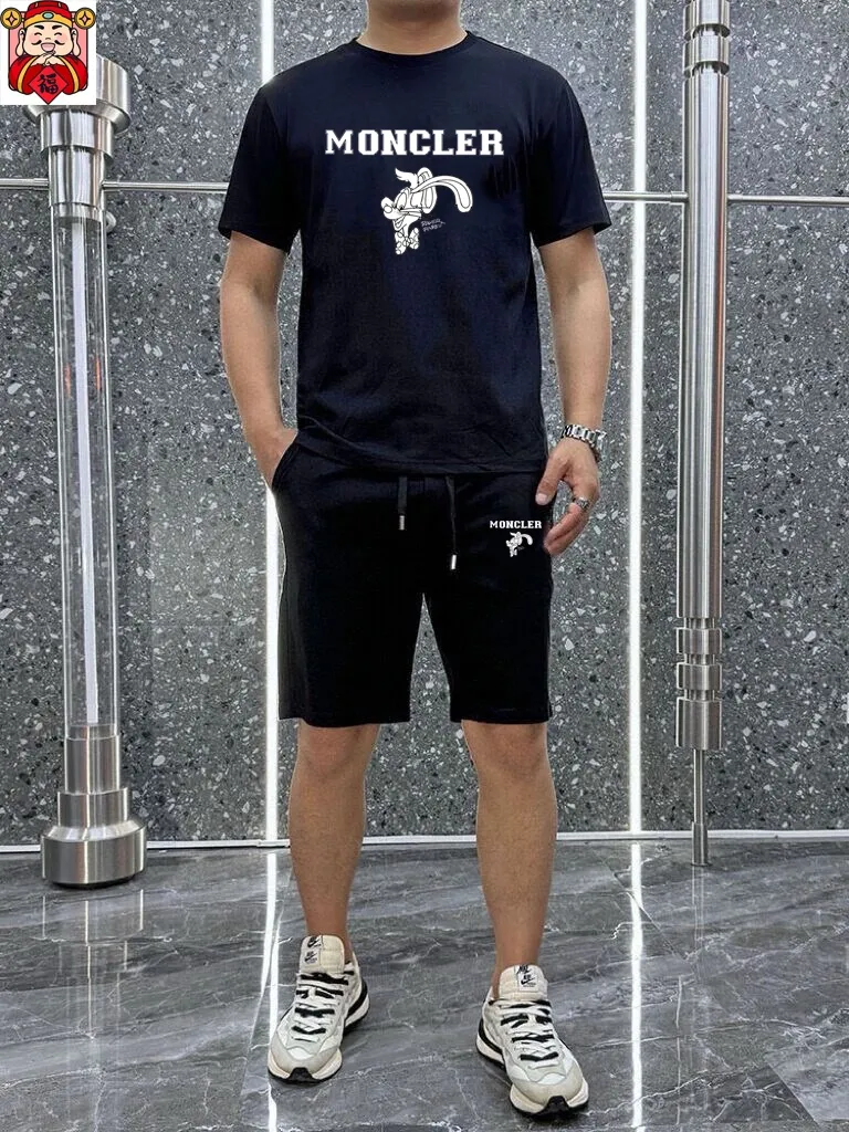 P290 Brand【MONCLER】2025 new men's short-sleeved shorts suit! Synchronous sales on the official website! High-end version on the market! It feels delicate and soft! Make you more comfortable to wear! The draped silhouette is awesome! Size: M-5XL (please state your height and weight when placing an order)