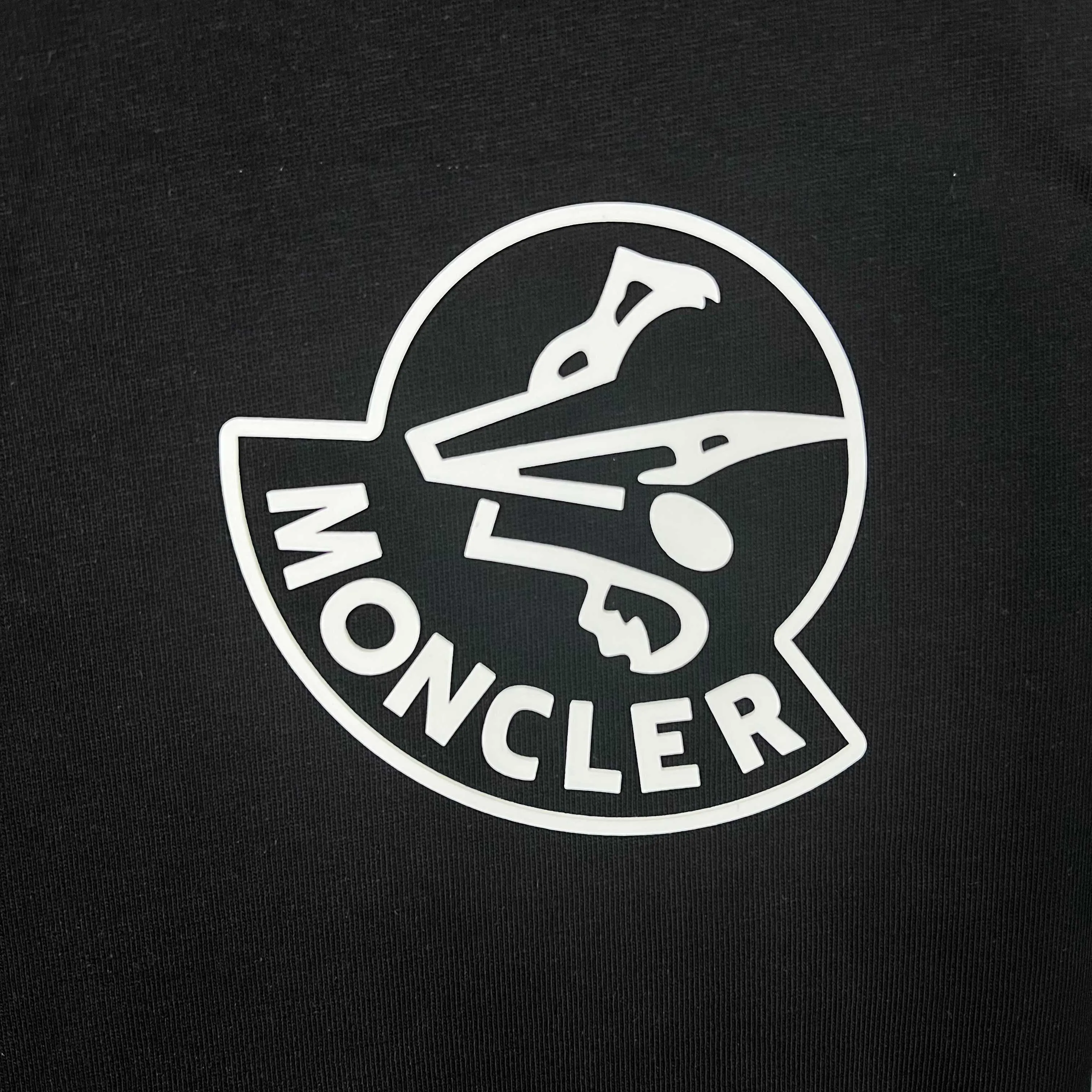 P220 (Next day shipping) MONCLER/Mousse 2025Fw new autumn and winter style 400g pullover round neck long-sleeved sweatshirt Three-dimensional offset letter logo embossed technology Same style for men and women Brand classic Pure cotton fabric Official synchronization High version High quality Fashion personality Versatile trend Pure original quality Original fabric Hang tag Collar label Washed wheat Three complete labels Color: Black. White. Size: S-XL