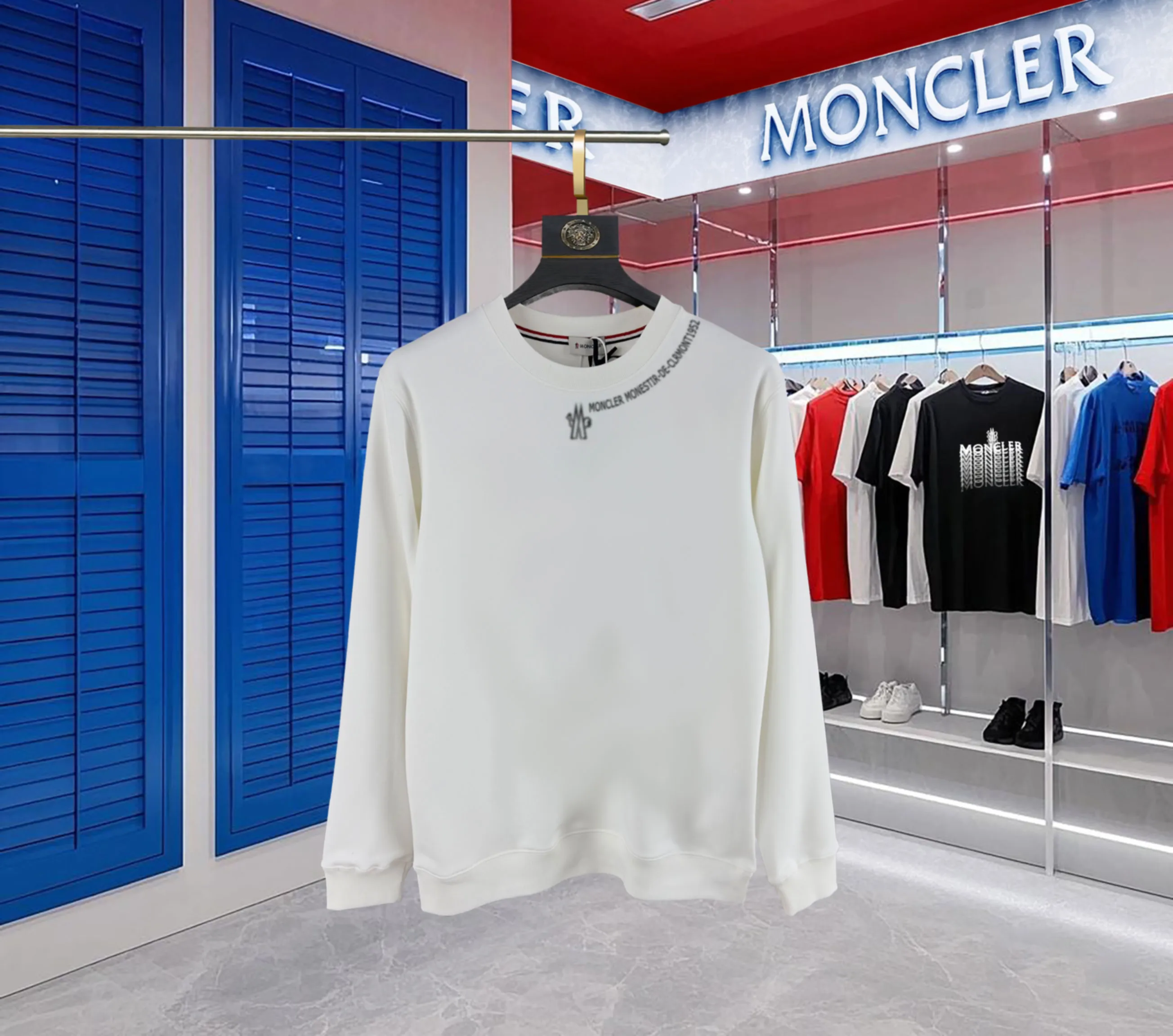 P210 High-version sweatshirt) [Long-term stock] 〖𝐌𝐎𝐍𝐂𝐋𝐄𝐑~Mask〗 Made of 440g heavy-weight fabric. It is different from the market currency. It can be matched with any variety and is properly handsome. 😎The whole dress is made of double waistcoats. The double waistcoats make the whole dress more three-dimensional. Not ordinary factories can do such fine work. 2025 Spring runway version of the T stage, on sale at the counter, round neck terry sweatshirt, high-end double-strand pure cotton, custom-made stretch ribs, dyed in the same vat, complete with three standards, matched with exquisite embroidered LOGO on the chest, simple and advanced, same style for men and women. Color: black, apricot, white, size: S M L XL 2XL