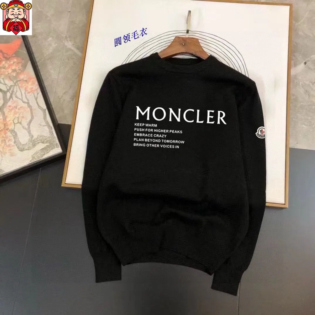 P220 MONCLER】Autumn and winter classic round neck pullover sweater, in full condition! ! ! Wool blended fabric, the latest model in 2025, golden ratio! ! Slim-fitting soft gold, versatile and practical item, the combination and practicality are extremely powerful, simple and elegant, and classy! To create your own style, it is highly recommended to buy it in two colors. The standard slim fit tailoring process is suitable for both young and old men. It is knitted from wool and will not cause any discomfort! While keeping warm, it is stylish, textured and wearable, and the classic logo with contrasting colors on the chest feels in place! ! Recommended for regular customers! ! Size M-3XL (maximum wear: 190 pounds)