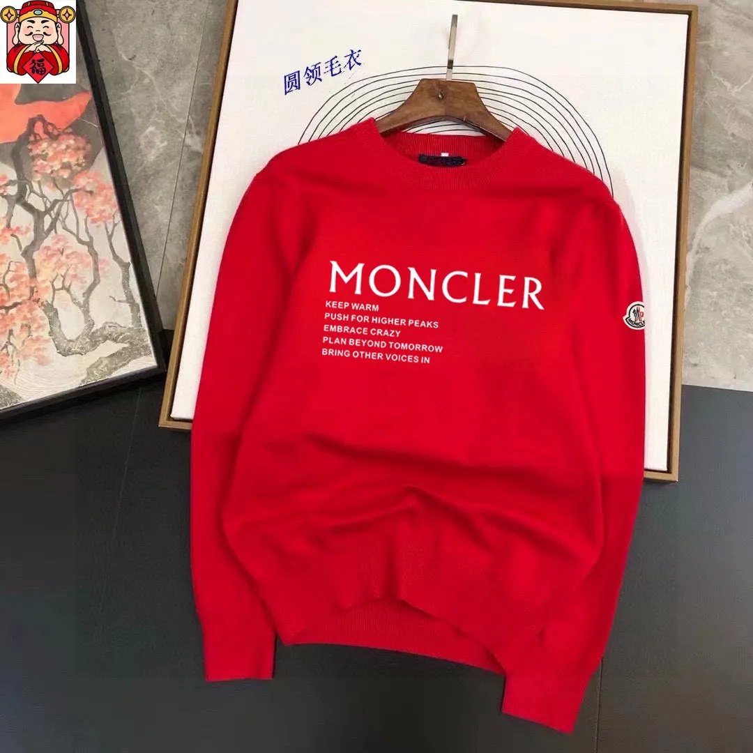 P220 MONCLER】Autumn and winter classic round neck pullover sweater, in full condition! ! ! Wool blended fabric, the latest model in 2025, golden ratio! ! Slim-fitting soft gold, versatile and practical item, the combination and practicality are extremely powerful, simple and elegant, and classy! To create your own style, it is highly recommended to buy it in two colors. The standard slim fit tailoring process is suitable for both young and old men. It is knitted from wool and will not cause any discomfort! While keeping warm, it is stylish, textured and wearable, and the classic logo with contrasting colors on the chest feels in place! ! Recommended for regular customers! ! Size M-3XL (maximum wear: 190 pounds)