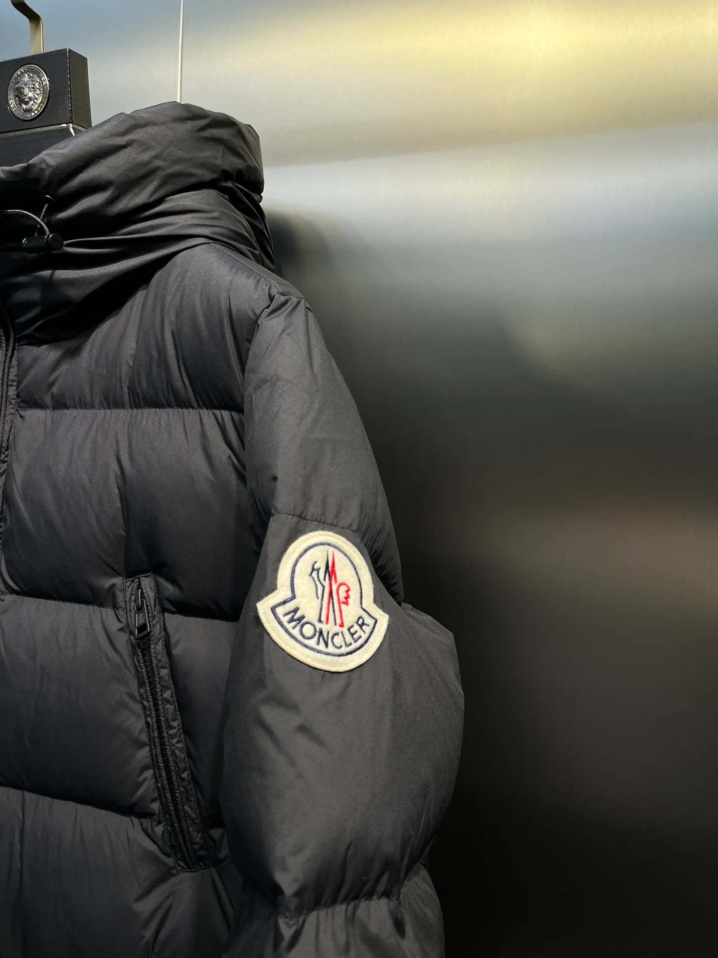 P1120 moncler🌟 Meng Mouth Exclusive Hot Style 2025 Autumn and Winter New Long Down Jacket Original Customized Hardware Accessories All Imported Original Customization Welcome to Compare Absolutely High Quality Made of Top-grade 90 White Duck Down Super Soft Filled with Fluffy and Full Super Heavy Workmanship Fabrics with Excellent Workmanship Perfect Version Note The Fabric is Super Comfortable Exclusive Model Non-Market Goods Uniform Sizes for Men and Women Size: 12345