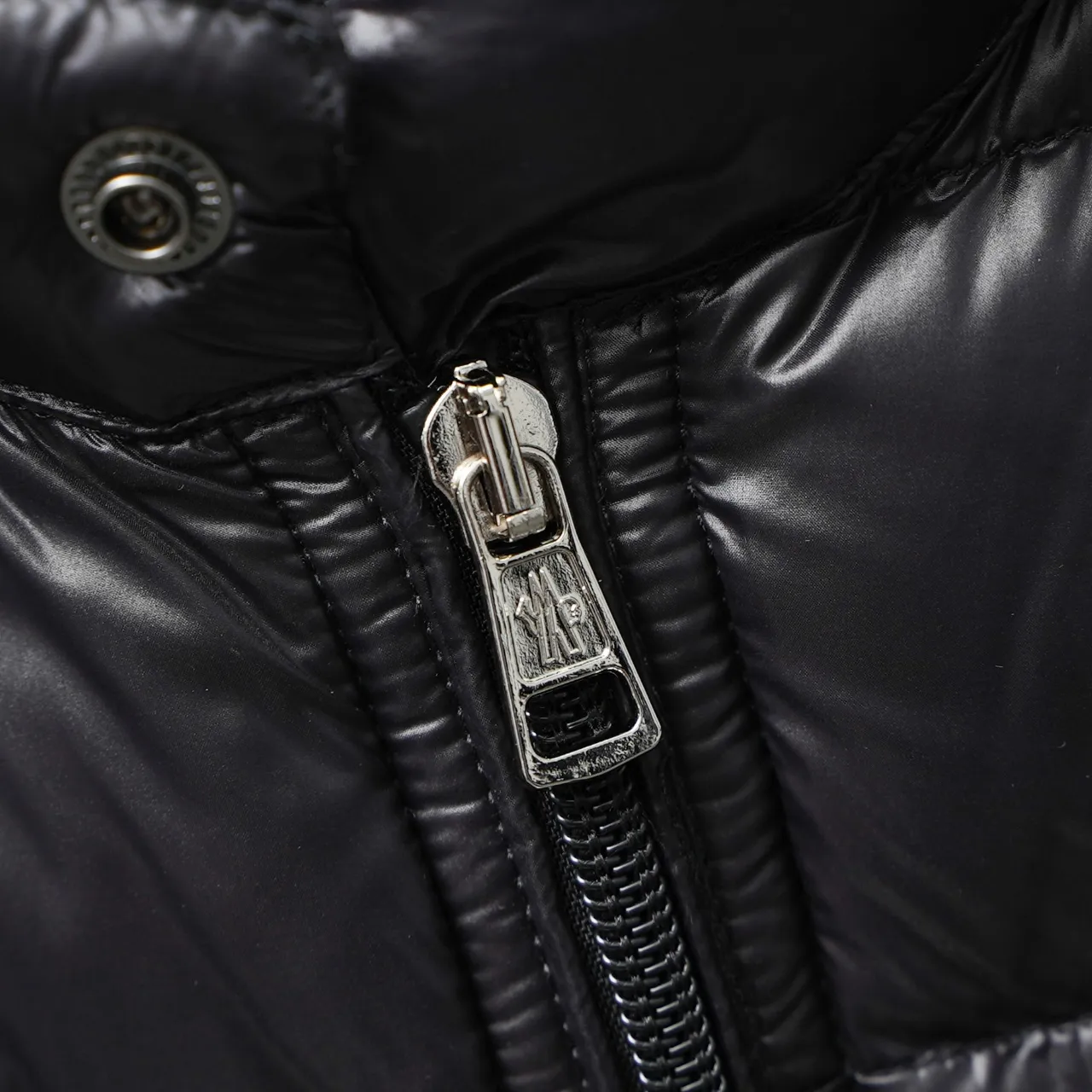 P900 MONCLER | Mengkou 06 thin couple stand collar down jacket Color: Black Size: 1-7