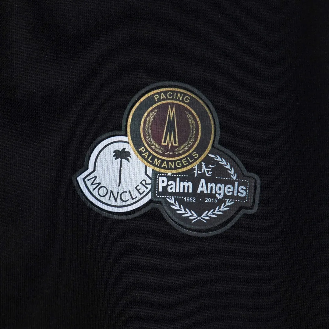 P190 zp version [exclusive supply] MONCLER/muzzled 300g round neck short-sleeved T-shirt brand classic emblem letter LOGO embossed process official synchronization high version high quality fashionable personality versatile trend pure original quality original fabric hang tag collar label washed wheat three standards complete Color: Black. White. Size: S M L XL XXL Number: WS10011