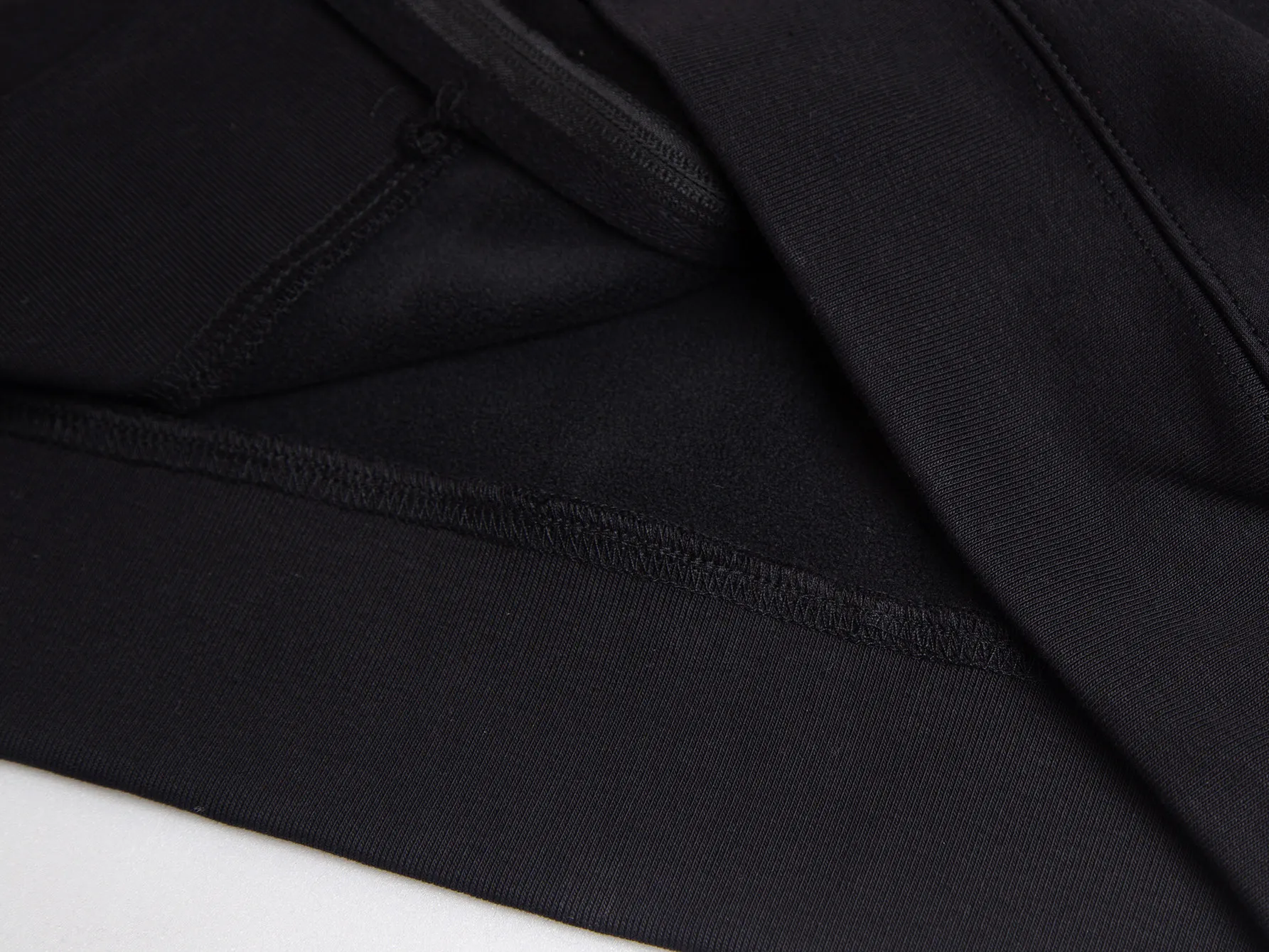 💰Coat 200, trousers 170, plus velvet style, popular recommendation for foreign trade orders - Moncler official website classic style, logo plus velvet and thickened casual jacket - using exclusive custom-made plus velvet and thickening, complete thread dyeing in the same vat, customized accessories, exclusive quality difference currency, welcome to compare - Color: black - Size: M L XL XXL