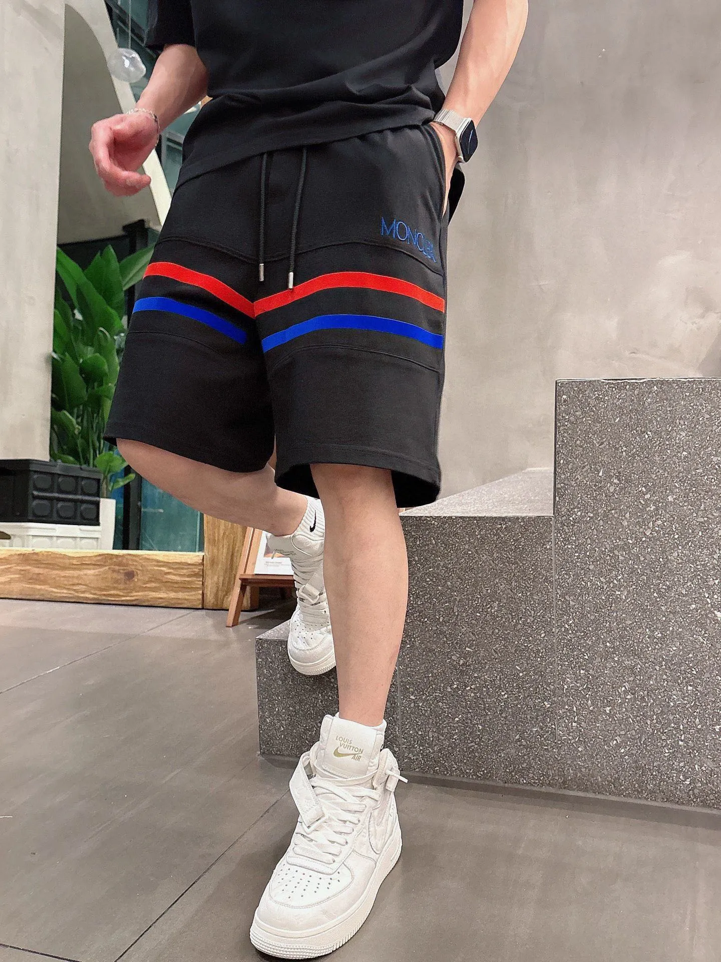 P570 Brand [MONCLER Mouth Covered] 2025 round neck short-sleeved shorts suit. The upper body of pure cotton fabric will not be stuffy. The smooth and comfortable skin-friendly effect is more breathable. The fabric has its own texture. Classic logo technology. A new interpretation from a unique angle. Fashionable and versatile choice! Size: M-3XL (maximum wear: 190 pounds)