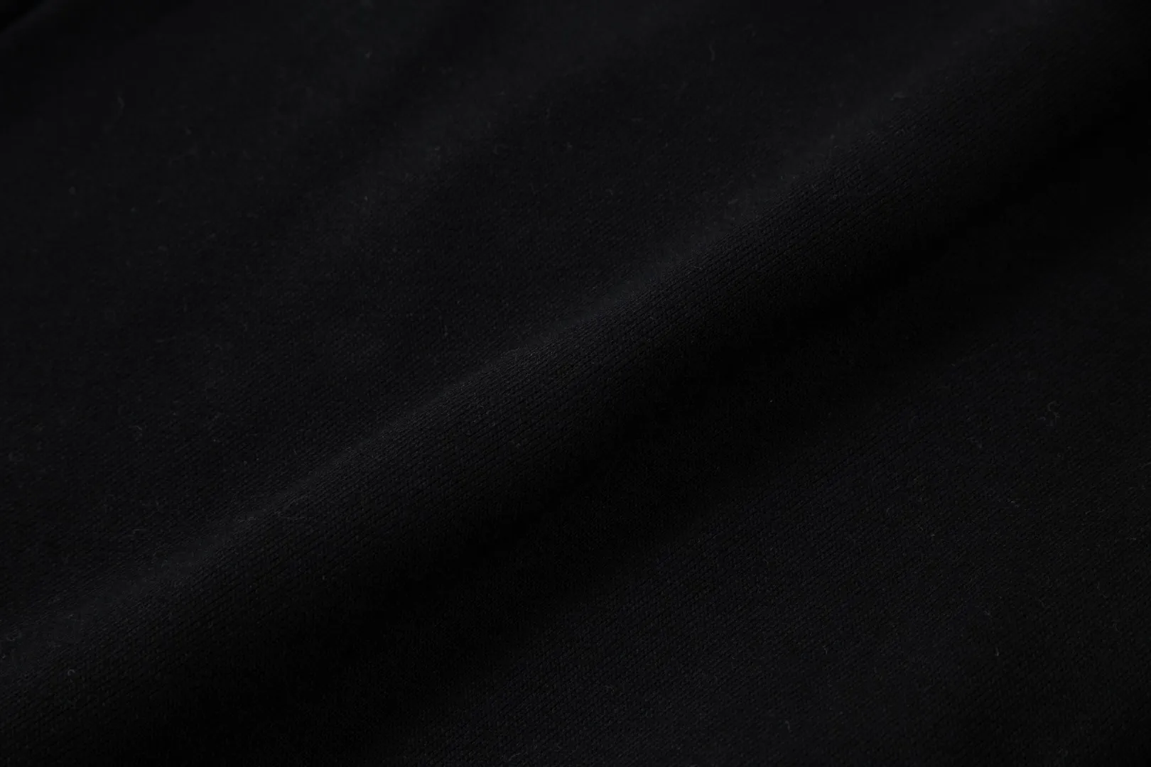 💰230 ✨MONCLER Meng Mouth SS spring and summer show style. Slim-fitting lines with exquisite logo and simple logo shorts. Domestic OEM exports. Supply top brand fabrics. 360g weight. Compatible with all body shapes. Black and white drawstring design on waist elastic band. Customized drawstring pockets with diagonal pocket design on both sides. There is also a small pocket at the rear. Color: black gray. Size S-XL