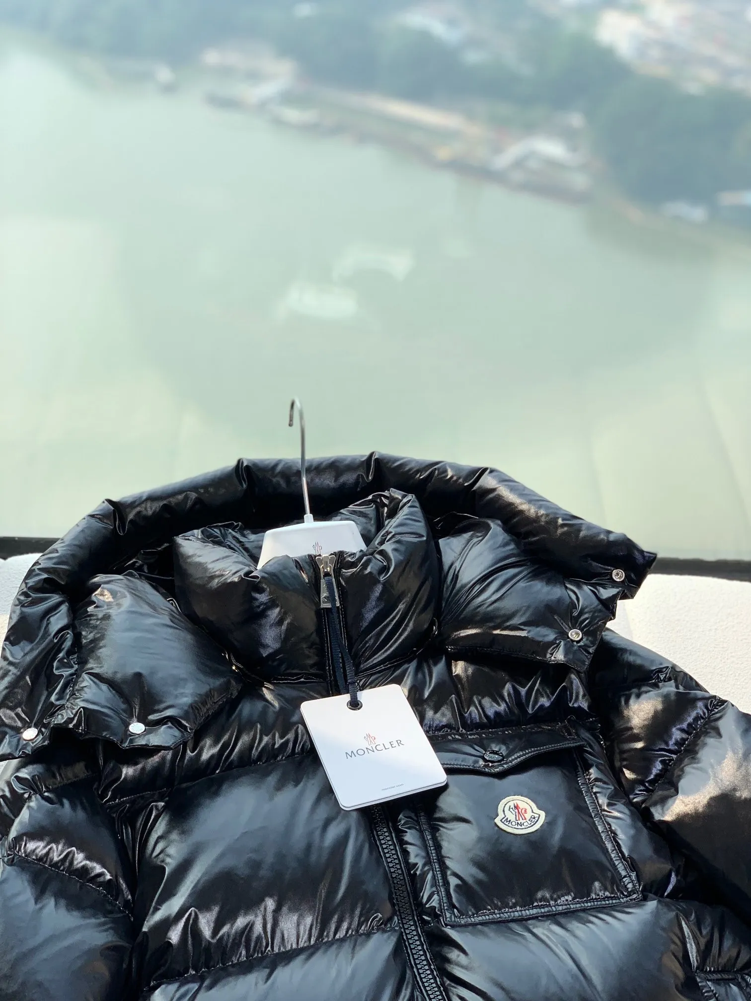 P700, moncler muzzle, 2025fw new ribbon hooded down jacket, on sale at the same time at the counter, customized fabric, 90% white goose down filling inside, warm and comfortable, double front zipper design, two zipper styles, detachable hood, complete three-label accessories, top version, same style for men and women, black, size: 1-5,