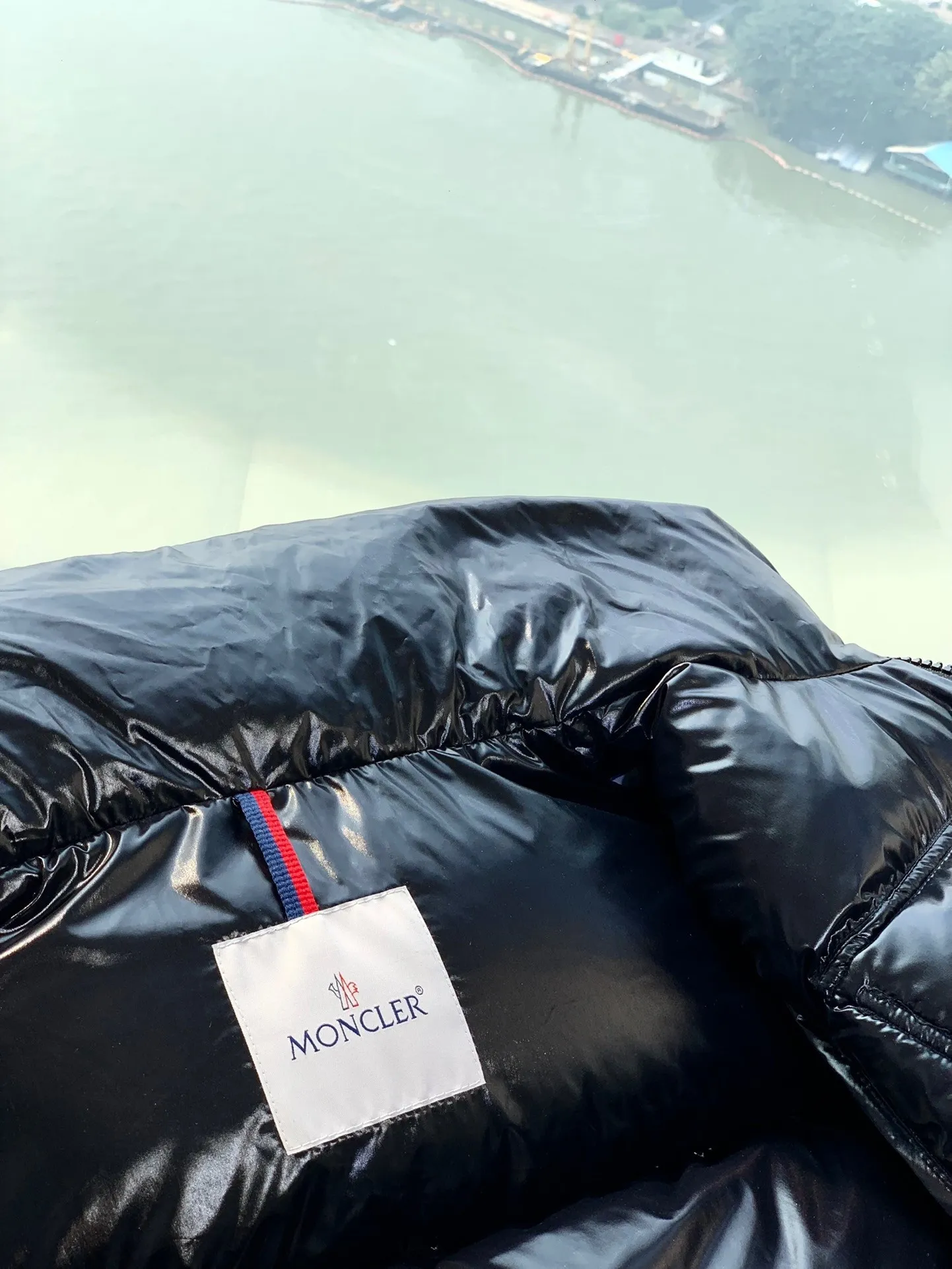 P700, moncler muzzle, 2025fw new ribbon hooded down jacket, on sale at the same time at the counter, customized fabric, 90% white goose down filling inside, warm and comfortable, double front zipper design, two zipper styles, detachable hood, complete three-label accessories, top version, same style for men and women, black, size: 1-5,