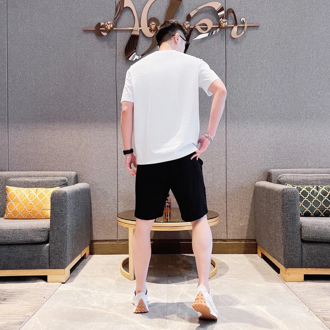 P280 Brand [MONCLER] 2025 new men’s short-sleeved shorts suit! Synchronous sales on the official website! High-end version on the market! It feels delicate and soft! Make you more comfortable to wear! The draped silhouette is awesome! Size: M-5XL (please state your height and weight when placing an order)
