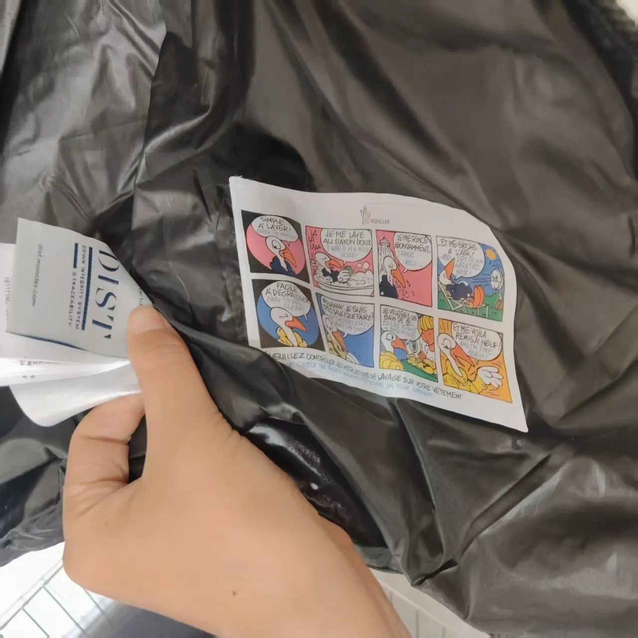 P680 🇫🇷𝐌𝐎𝐍𝐂𝐋𝐄𝐑 ⬆️🆕Mo＊cⅠer Hooded Web Lettered Down Vest Made of polyester, the down vest is an example of Moner's commitment to using low environmental impact materials. What a sense of detail! ! Fried chicken stick with upper body effect! Color: black, white Size: m-5XL