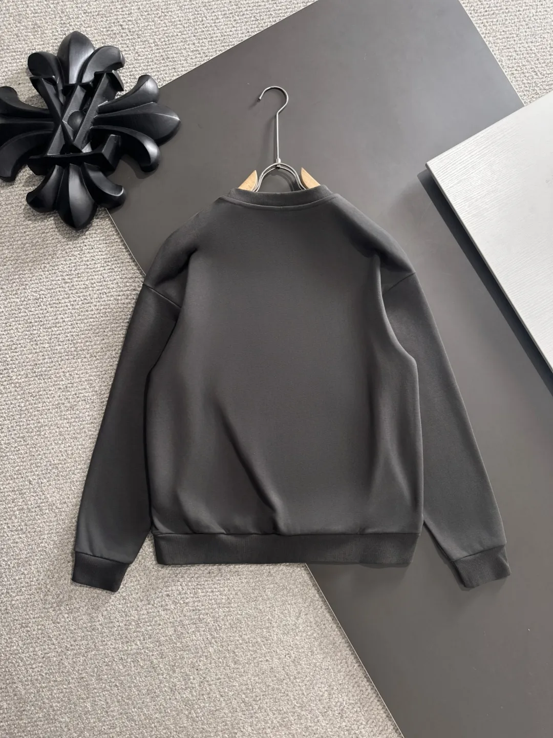 Next day shipment P720 Stone lsland/Stone Island co-branded MONCLER/Mongolian high quality 2025 autumn and winter new casual heavy industry suit exclusively developed by yb! High quality production! The top version of the trading company channel order, external orders for imported custom fabrics, high breathability and comfort, impeccable details, absolutely worth buying! This type of suit is also a must-have for lazy people. You don’t have to think about how to match it, you can just get it in one set! Brand element design concept, delicate and soft feel! It presents a casual cut and the upper body shape is great! On sale simultaneously on the official website! From a high-end men's positioning brand, the low-key luxury taste is irresistible! Exquisite workmanship and impeccable quality! The overall style is simple, fashionable and timeless, fully meeting the requirements of stylish and tasteful dressing! Sizes: S to XXL (or state your height and weight when placing an order)
