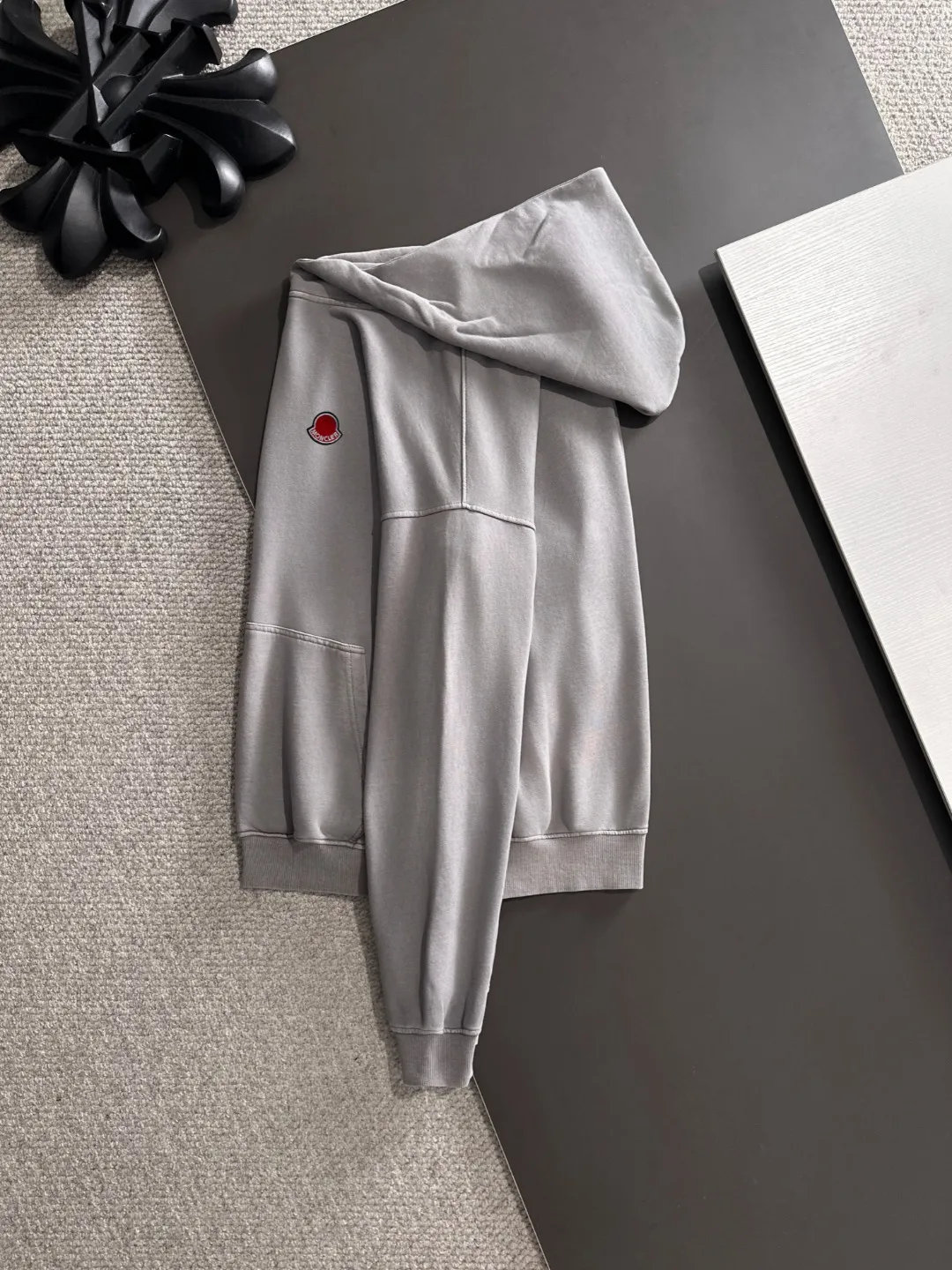 Next day shipping P720 MONCLER/Mongolian high quality 2025 autumn and winter new casual heavy industry suit exclusively developed by yb! High quality production! The top version of the trading company channel order, external orders for imported custom fabrics, high breathability and comfort, impeccable details, absolutely worth buying! This type of suit is also a must-have for lazy people. You don’t have to think about how to match it, you can just get it in one set! Brand element design concept, delicate and soft feel! It presents a casual cut and the upper body shape is great! On sale simultaneously on the official website! From a high-end men's positioning brand, the low-key luxury taste is irresistible! Exquisite workmanship and impeccable quality! The overall style is simple, fashionable and timeless, fully meeting the requirements of stylish and tasteful dressing! Sizes: S to XXL (or state your height and weight when placing an order)