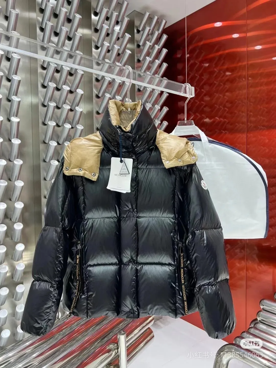 P760 Moncler. Short coat black size 0123