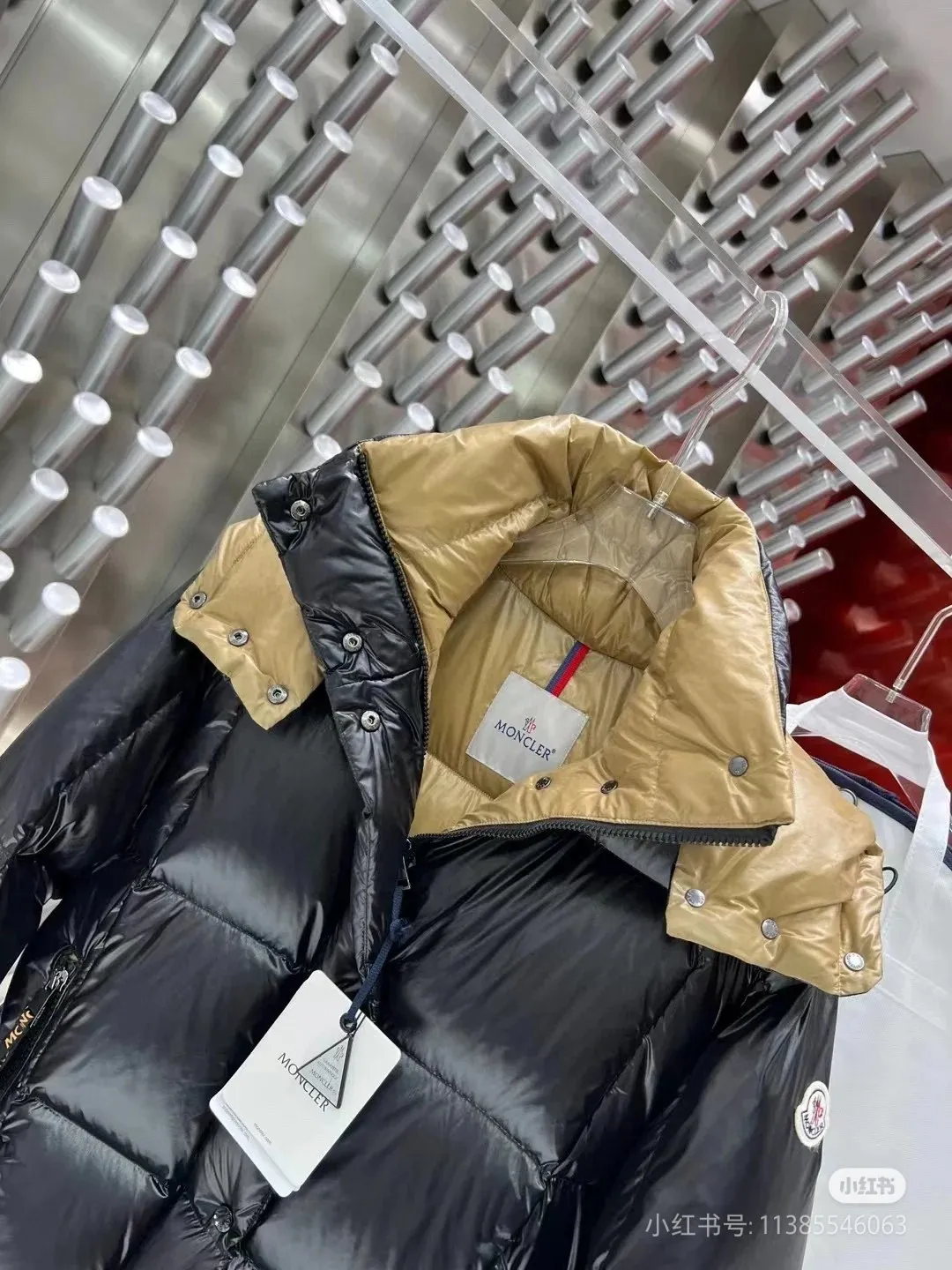 P760 Moncler. Short coat black size 0123