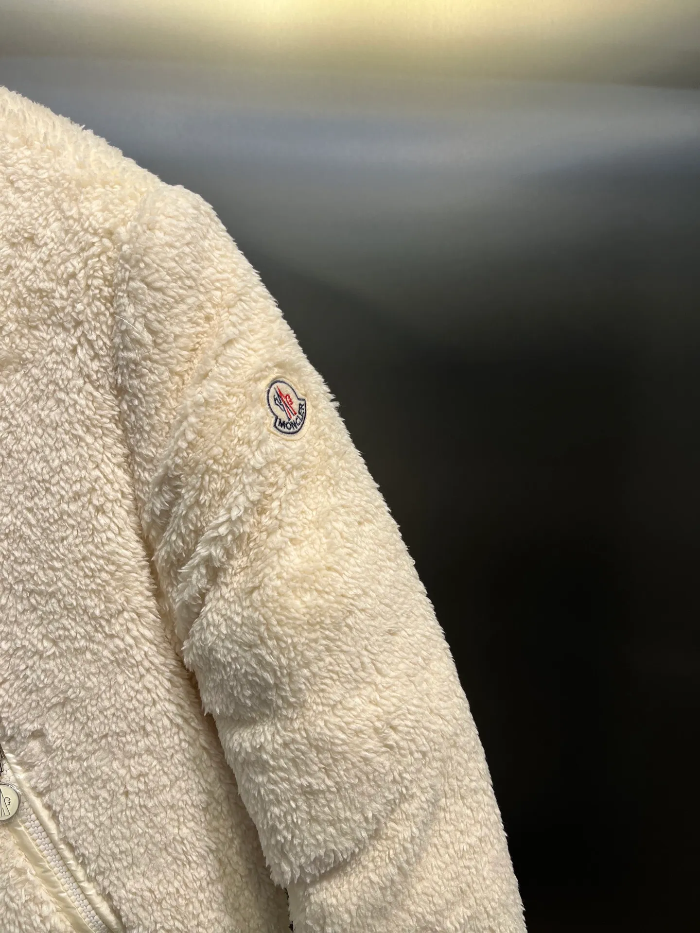 P840 🌟Moncler This model: Polignac en teddy splicing design, filled with goose down ~ Super soft texture, delicate material for skin care ~ 2025 new style gray, off-white size: 0123