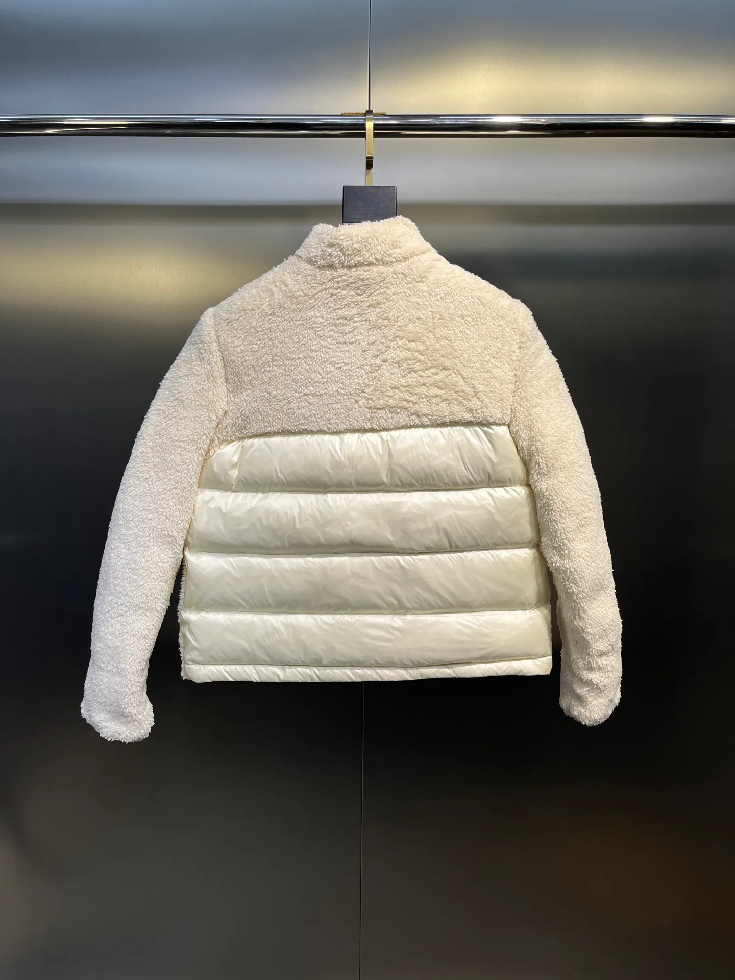 P840 🌟Moncler This model: Polignac en teddy splicing design, filled with goose down ~ Super soft texture, delicate material for skin care ~ 2025 new style gray, off-white size: 0123
