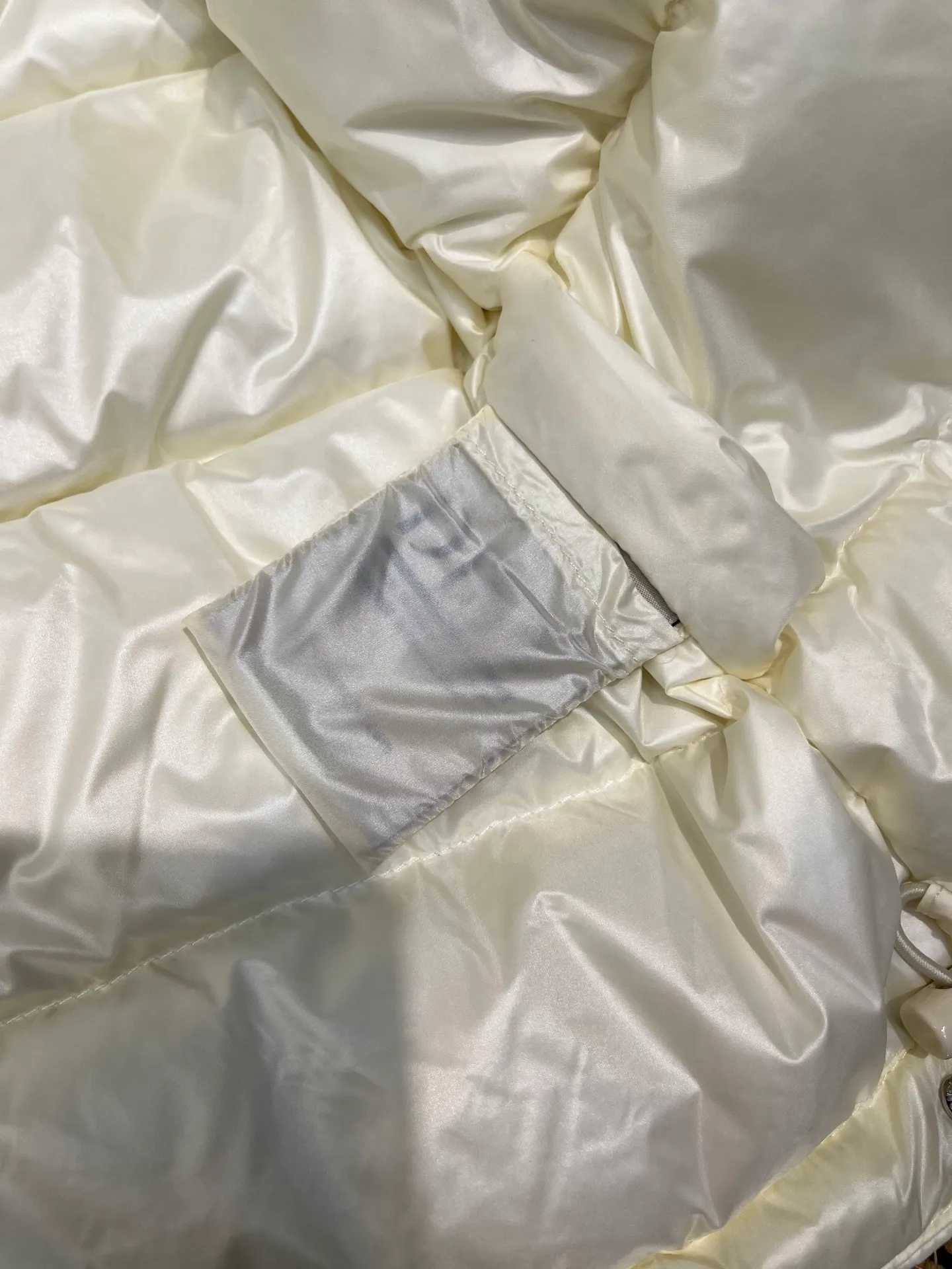P840 🌟Moncler This model: Polignac en teddy splicing design, filled with goose down ~ Super soft texture, delicate material for skin care ~ 2025 new style gray, off-white size: 0123
