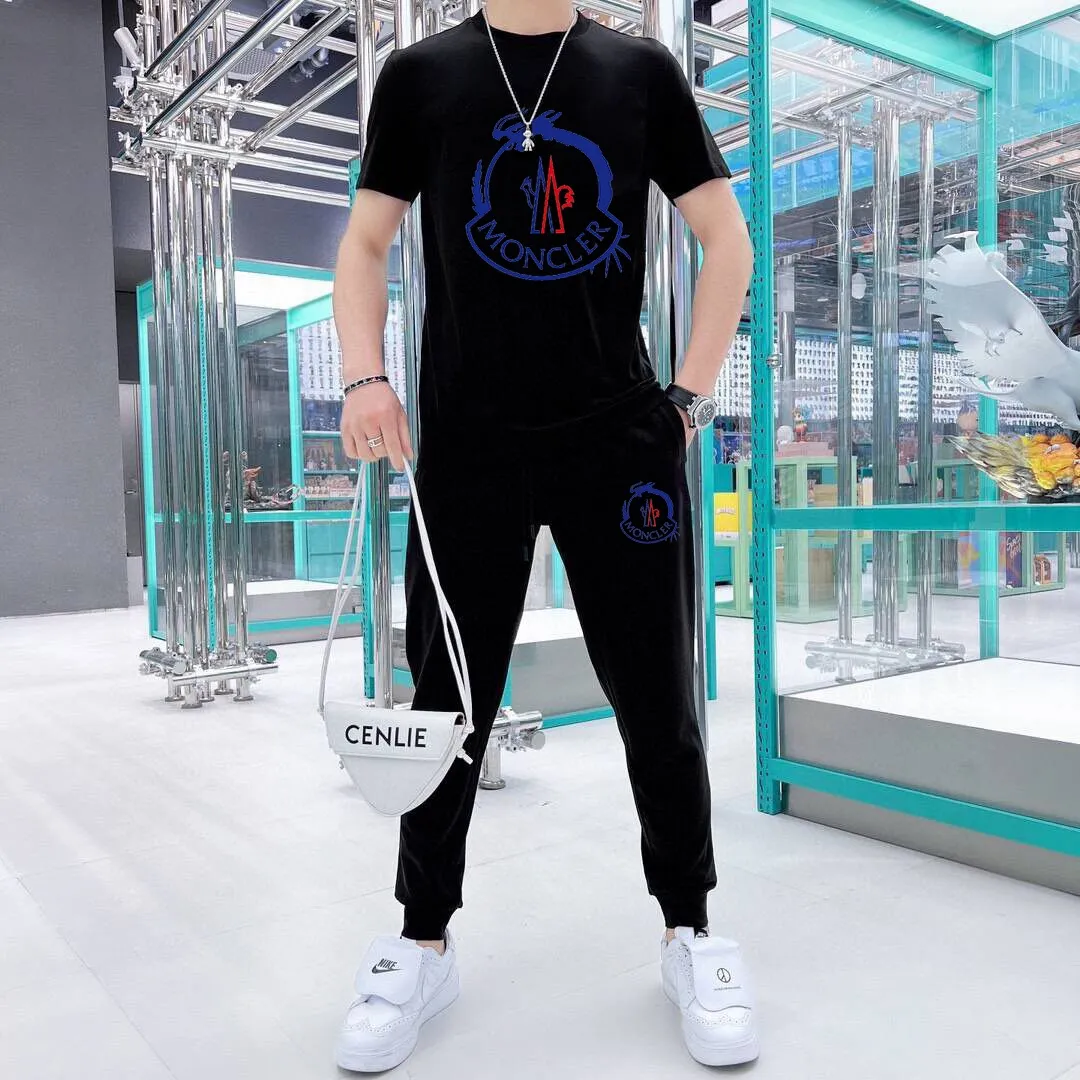 P330 💰【MONCLER】(Fat Man's Gospel) The same style as the 2025 official website. World-renowned luxury brand. Summer men's (double mercerized) high-quality 🐂 suit. It is made of imported original single fabrics. It is a trendy style of the season and a versatile hit. Simple and elegant, precise workmanship allows you to be at the top of fashion. Size: M-5XL (can be worn up to 220 pounds)
