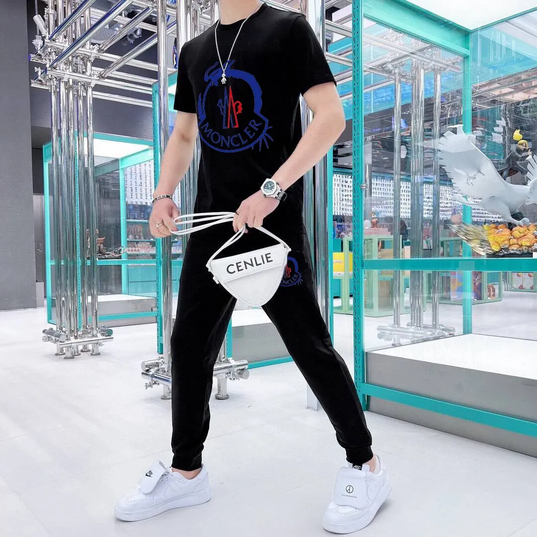 P330 💰【MONCLER】(Fat Man's Gospel) The same style as the 2025 official website. World-renowned luxury brand. Summer men's (double mercerized) high-quality 🐂 suit. It is made of imported original single fabrics. It is a trendy style of the season and a versatile hit. Simple and elegant, precise workmanship allows you to be at the top of fashion. Size: M-5XL (can be worn up to 220 pounds)