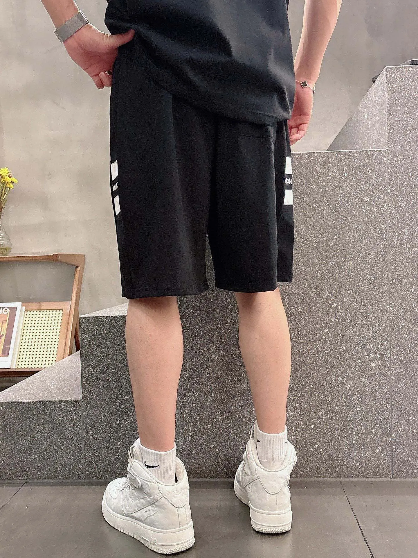 P570 Brand [MONCLER Mouth Covered] 2025 round neck short-sleeved shorts suit. The pure cotton fabric upper body will not be stuffy, the smooth and comfortable skin-friendly effect is more breathable, the fabric has its own texture, classic logo technology, a new interpretation from a unique angle, fashionable and versatile choice! Size: M-3XL (maximum wear: 190 pounds)