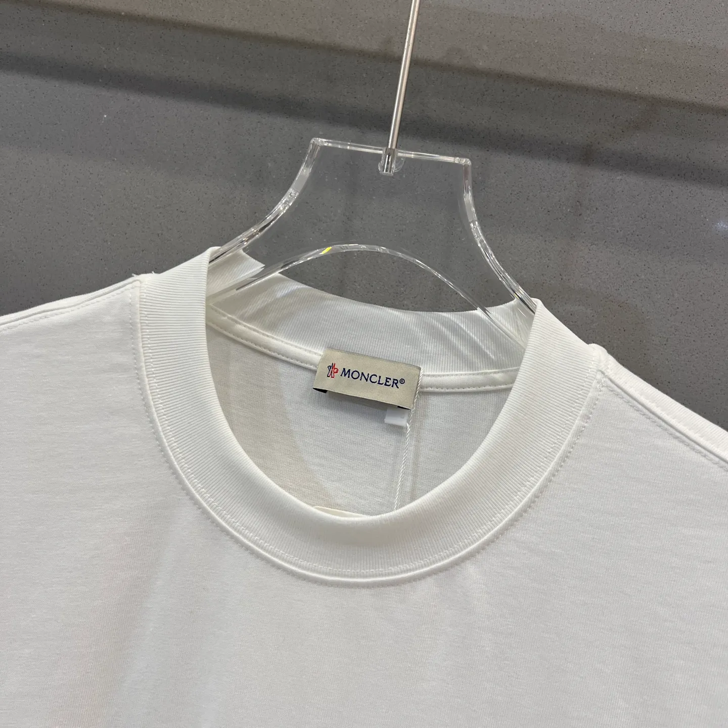 P170 MONCLER/muzzle 320g round neck short-sleeved T-shirt, brand letter micro-label embroidery🪡LOGO arm patch craft, official synchronization, 1:1 original mold opening, fashion personality, versatile trend, pure original quality, original washed fabric, tag, collar label, washed wheat, three complete standards, color: black, white, pink. Size: S-XL
