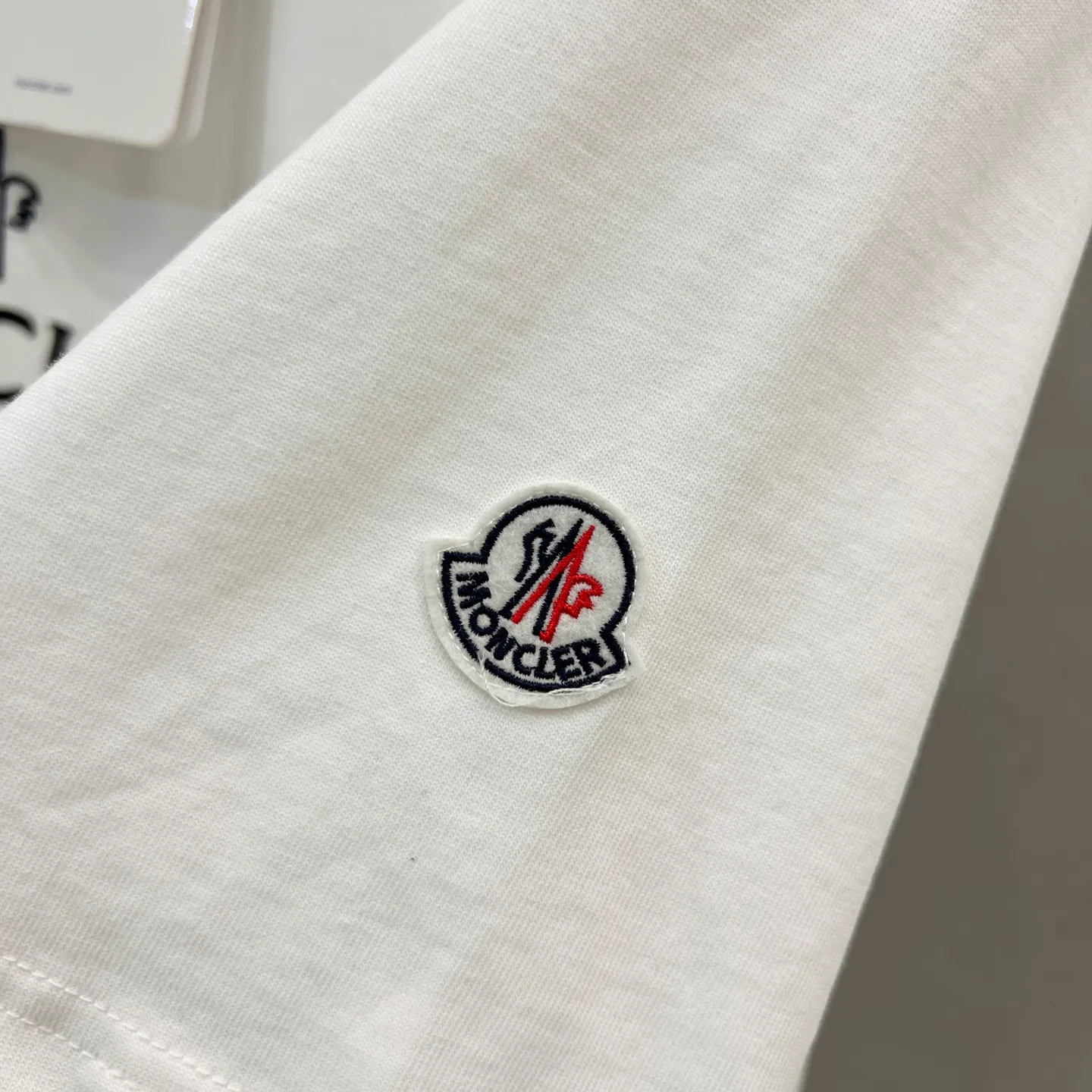 P170 MONCLER/muzzle 320g round neck short-sleeved T-shirt, brand letter micro-label embroidery🪡LOGO arm patch craft, official synchronization, 1:1 original mold opening, fashion personality, versatile trend, pure original quality, original washed fabric, tag, collar label, washed wheat, three complete standards, color: black, white, pink. Size: S-XL
