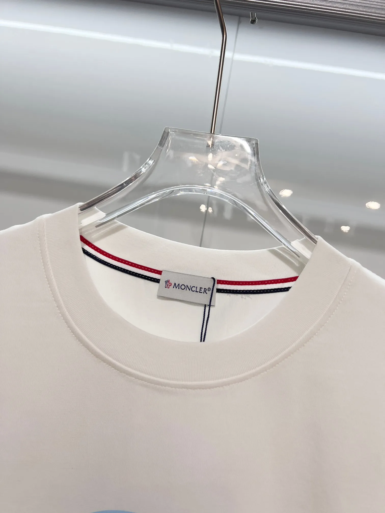 P150 MONCLER/Muzzled 300g pure cotton round neck short-sleeved T-shirt Brand classic Ghost offset letter LOGO embossing process 2025ss official synchronization High version High quality Fashion personality Versatile trend Pure original quality Original fabric Hang tag Collar label Washed wheat Complete three standards Color: Black. White. Size: S M L XL XXL