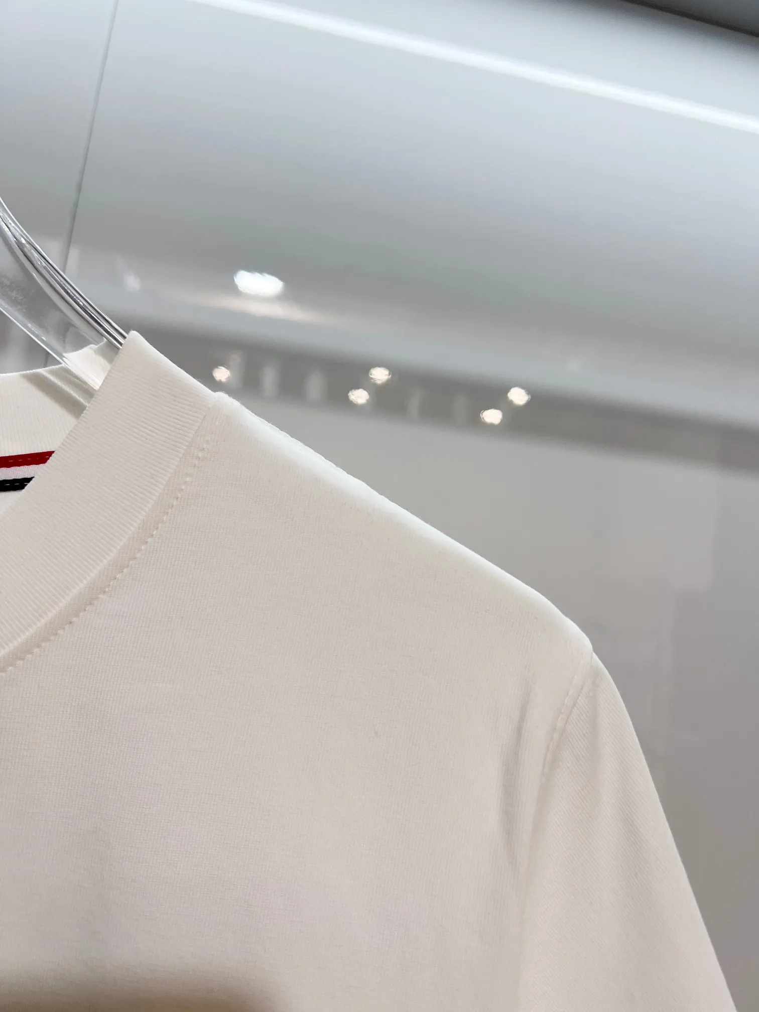 P150 MONCLER/Muzzled 300g pure cotton round neck short-sleeved T-shirt Brand classic Ghost offset letter LOGO embossing process 2025ss official synchronization High version High quality Fashion personality Versatile trend Pure original quality Original fabric Hang tag Collar label Washed wheat Complete three standards Color: Black. White. Size: S M L XL XXL