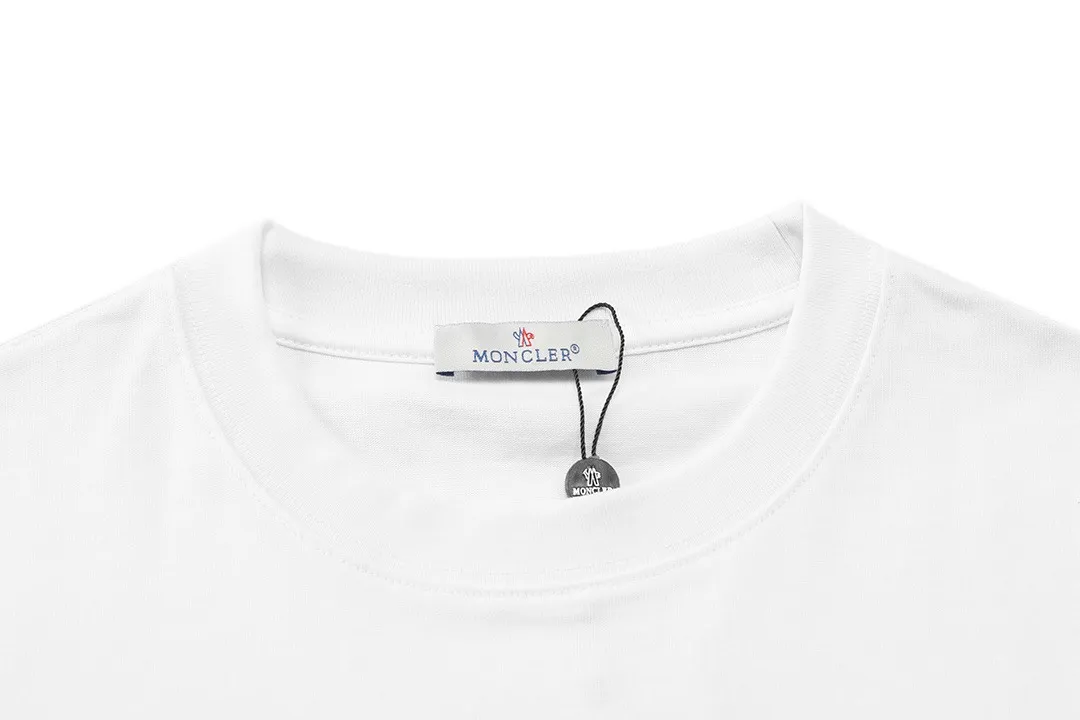 P150 Moncler 2026 official website new model Imported high-density heavy-duty embroidered letter logo Customized small armband Same style for men and women Short-sleeved T-shirt ·Customized 300g 100% double yarn pure cotton fabric ·Dyeing 32 double-strand threads ·Collar label, hangtag, main mark and three labels complete Color: White Size: XS S M L