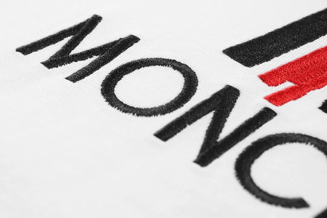 P150 Moncler 2026 official website new model Imported high-density heavy-duty embroidered letter logo Customized small armband Same style for men and women Short-sleeved T-shirt ·Customized 300g 100% double yarn pure cotton fabric ·Dyeing 32 double-strand threads ·Collar label, hangtag, main mark and three labels complete Color: White Size: XS S M L