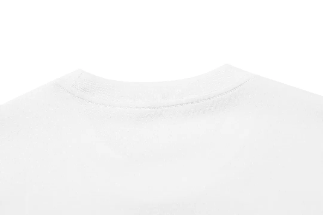 P150 Moncler 2026 official website new model Imported high-density heavy-duty embroidered letter logo Customized small armband Same style for men and women Short-sleeved T-shirt ·Customized 300g 100% double yarn pure cotton fabric ·Dyeing 32 double-strand threads ·Collar label, hangtag, main mark and three labels complete Color: White Size: XS S M L