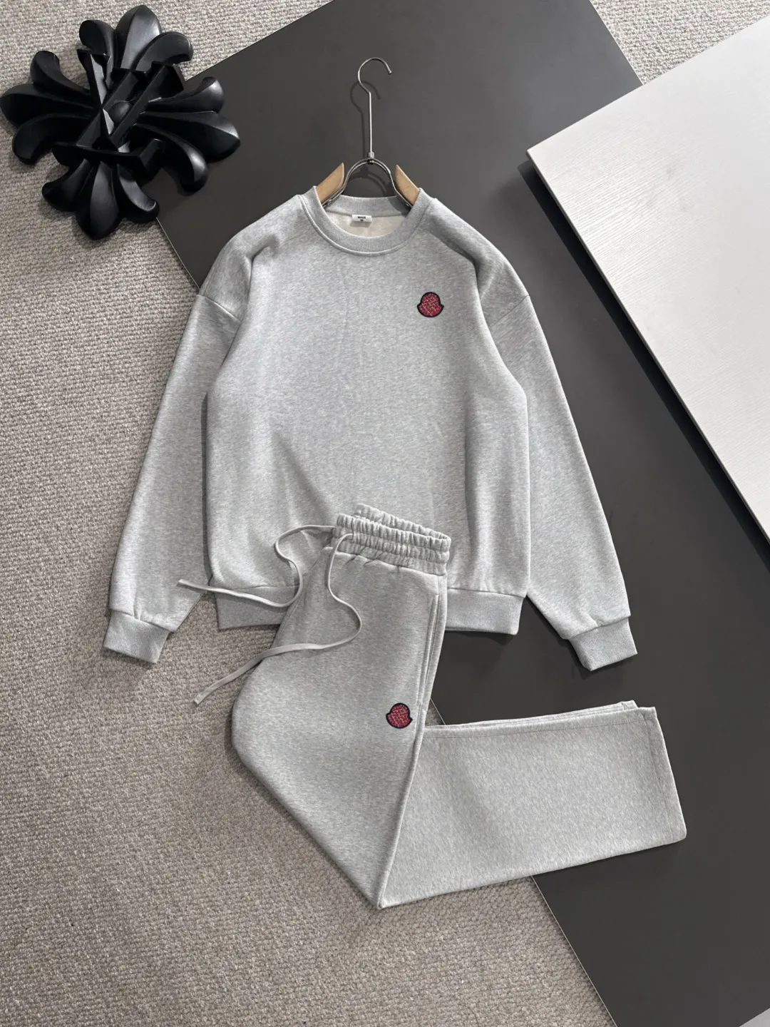 Next day shipping P720 MONCLER/Mongolian high quality 2025 autumn and winter new casual heavy industry suit exclusively developed by yb! High quality production! The top version of the trading company channel order, external orders for imported custom fabrics, high breathability and comfort, impeccable details, absolutely worth buying! This type of suit is also a must-have for lazy people. You don’t have to think about how to match it, you can just get it in one set! Brand element design concept, delicate and soft feel! It presents a casual cut and the upper body shape is great! On sale simultaneously on the official website! From a high-end men's positioning brand, the low-key luxury taste is irresistible! Exquisite workmanship and impeccable quality! The overall style is simple, fashionable and timeless, fully meeting the requirements of stylish and tasteful dressing! Sizes: S to XXL (or state your height and weight when placing an order)