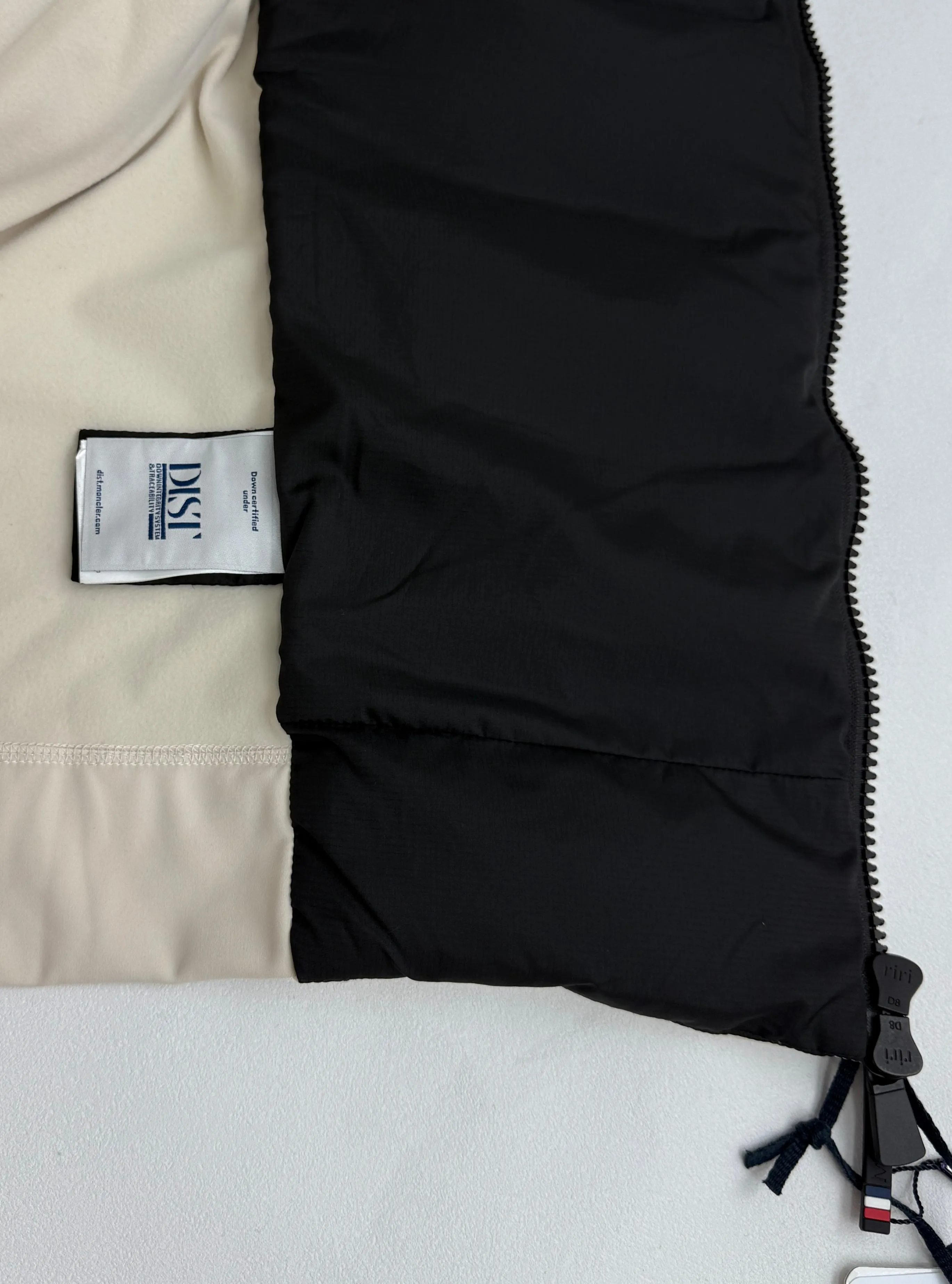 P750 Moncler Mouth Grenoble Maglia Logo Patch Down Jacket S/M/L/XL