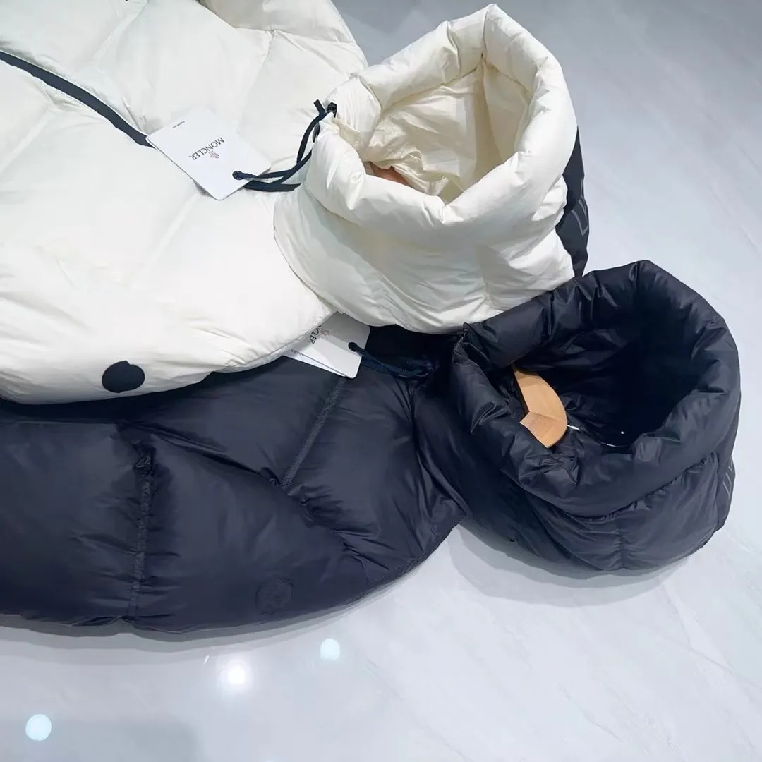 P1300 Moncler 25 New Men and Women Same Style Couple Black Label Series Down Jacket Color: Black White Size: 1234