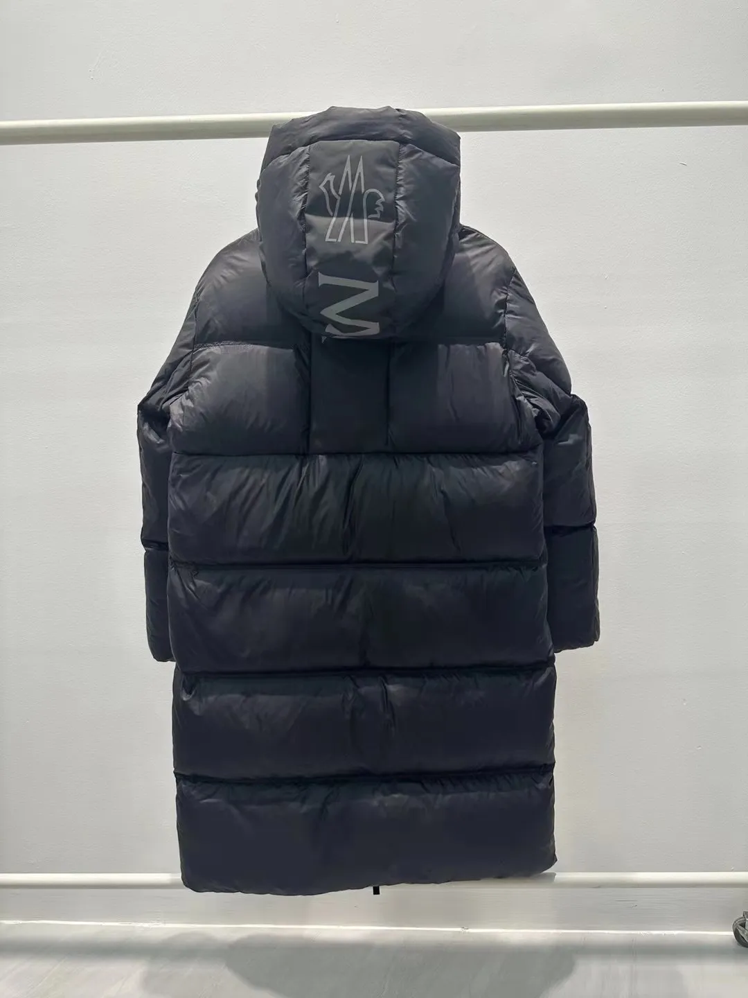 P1300 Moncler 25 New Men and Women Same Style Couple Black Label Series Down Jacket Color: Black White Size: 1234