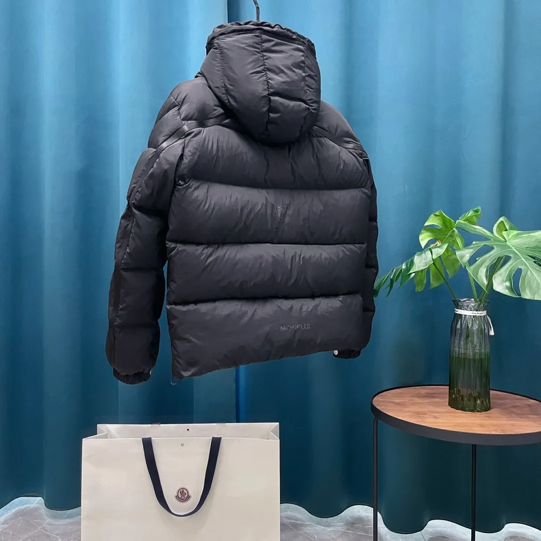 P900 Moncler Meng Mouth Genius Designer Series, 𝐌𝐨𝐧𝐜𝐥 𝐗 𝟏𝟎𝟏𝟕 𝐀𝐋𝐘𝐗 𝟗𝐒𝐌 co-branded down; all celebrities have the same style. A favorite among amateurs, a dark horse among down.