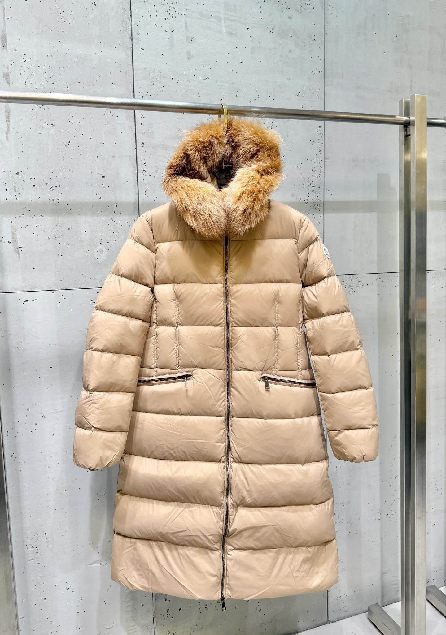P1160 Moncler Boedic Long Women's Long Top Boedic long down combines exquisite materials and attention to details. Its timeless and elegant fashion design can provide you with a warm and caring wearing experience. The Boedic long down style features a waist-cinching belt to accentuate the feminine silhouette for a stylish winter look. Comfortable hood with rich fleece trim that can be easily removed to suit your mood and weather conditions Size : 1-4