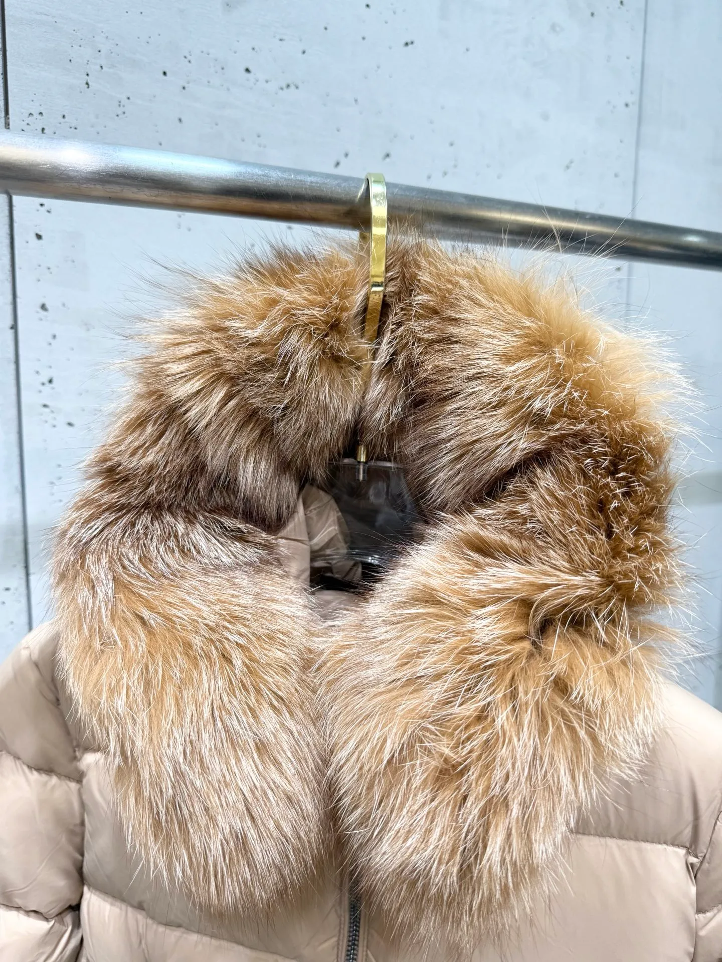 P1160 Moncler Boedic Long Women's Long Top Boedic long down combines exquisite materials and attention to details. Its timeless and elegant fashion design can provide you with a warm and caring wearing experience. The Boedic long down style features a waist-cinching belt to accentuate the feminine silhouette for a stylish winter look. Comfortable hood with rich fleece trim that can be easily removed to suit your mood and weather conditions Size : 1-4
