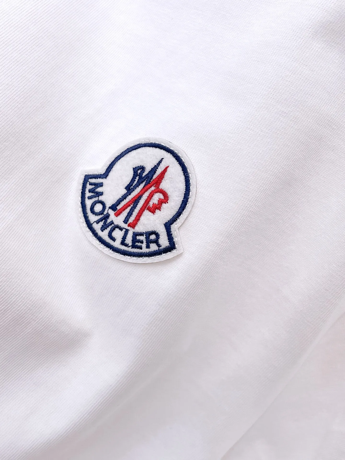 P560 Brand [MONCLER Mouth Covered] 2025 round neck short-sleeved shorts suit. The pure cotton fabric upper body will not be stuffy, the smooth and comfortable skin-friendly effect is more breathable, the fabric has its own texture, classic logo technology, a new interpretation from a unique angle, the first choice for fashion and versatility! Size: M-3XL (maximum wear: 190 pounds)