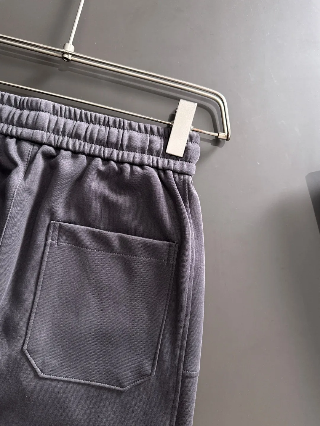 Shipped in 2-3 days P360 MONCLER/Mongolian Exclusive first release of 25ss autumn and winter new high-quality trousers Compare real-life details at will A perfect choice for autumn and winter. A must-have item. Sizes: M to 4XL (please state your height and weight when placing an order)