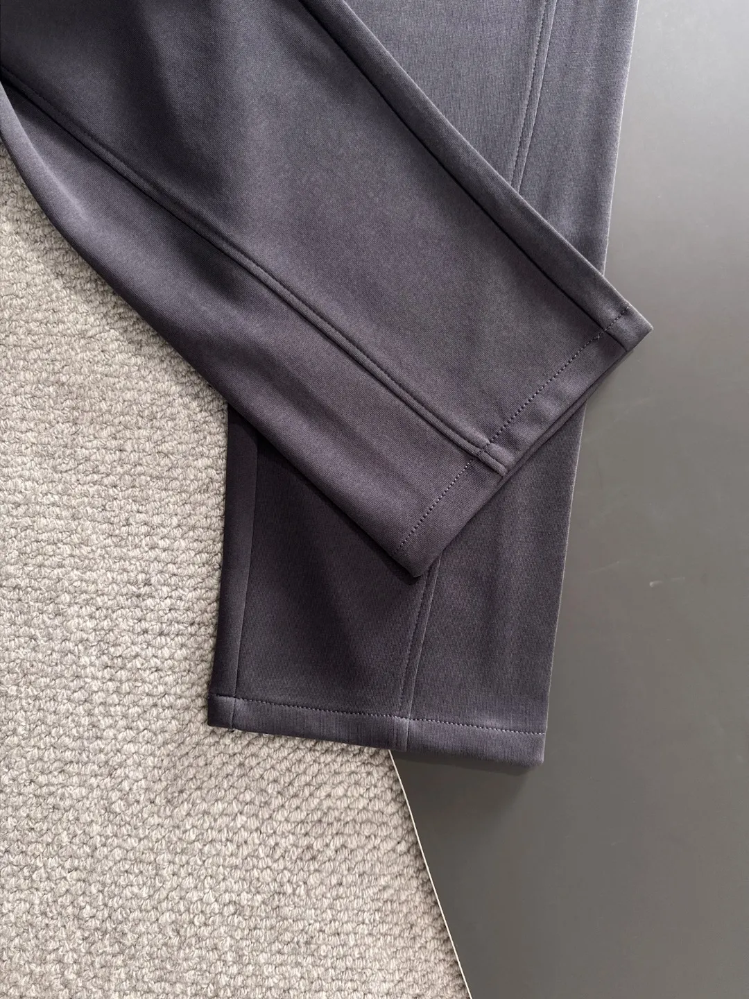 Shipped in 2-3 days P360 MONCLER/Mongolian Exclusive first release of 25ss autumn and winter new high-quality trousers Compare real-life details at will A perfect choice for autumn and winter. A must-have item. Sizes: M to 4XL (please state your height and weight when placing an order)