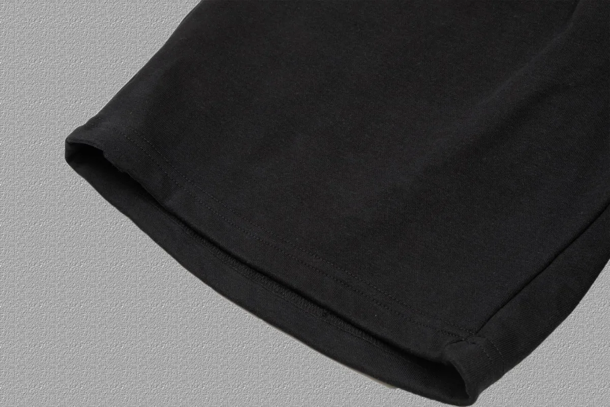 P180 Moncler 2025 spring and summer new style shorts with mouth opening! Customized exclusive 400g heavy terry cotton fabric Badge logo design Color: Black Size: S-2XL