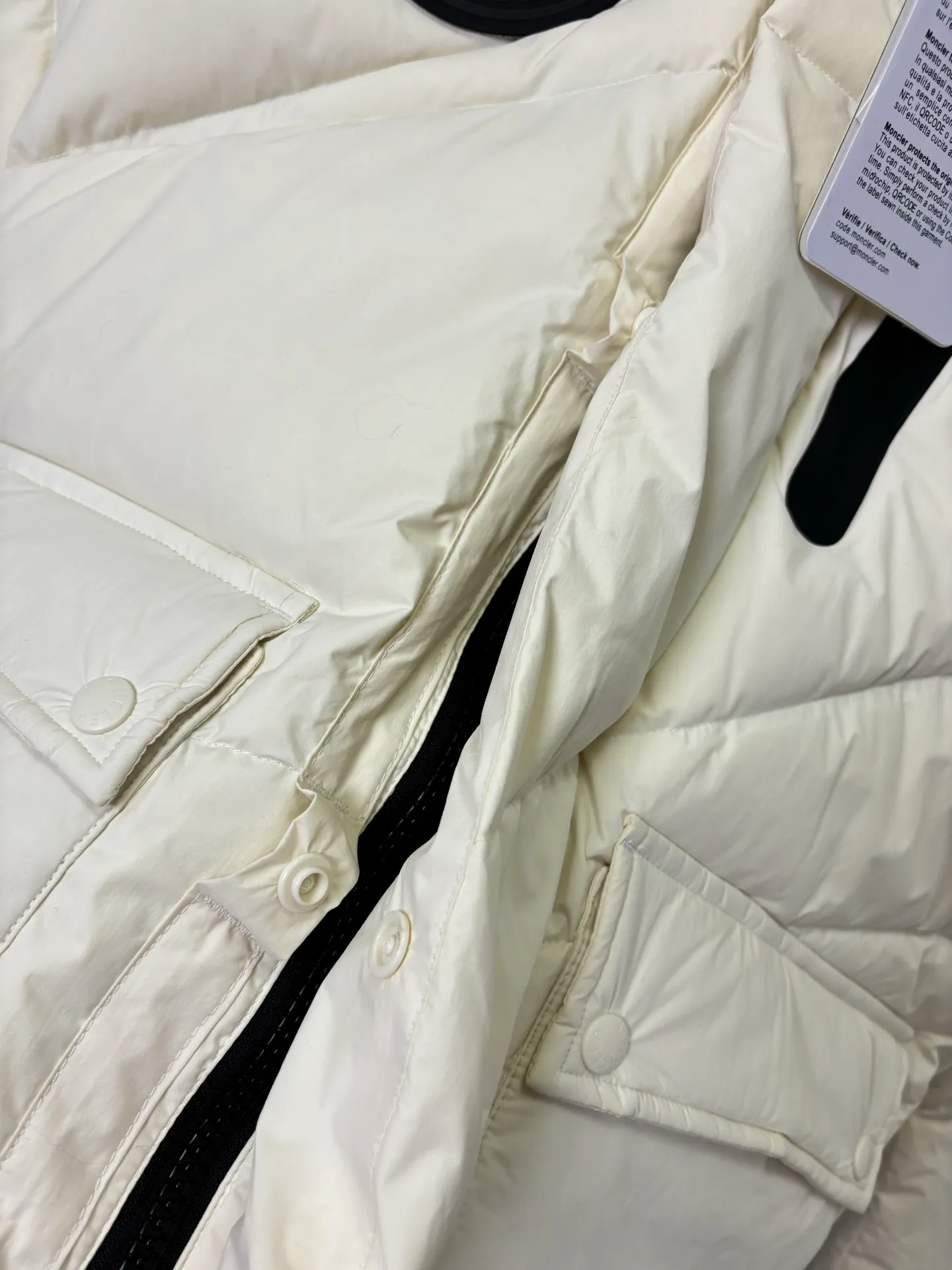 P1010 Style number: 222# Moncler Five sizes ~ same style for men and women. Color: black, apricot white. Size: s-xxl [Picture 9️⃣Size chart]