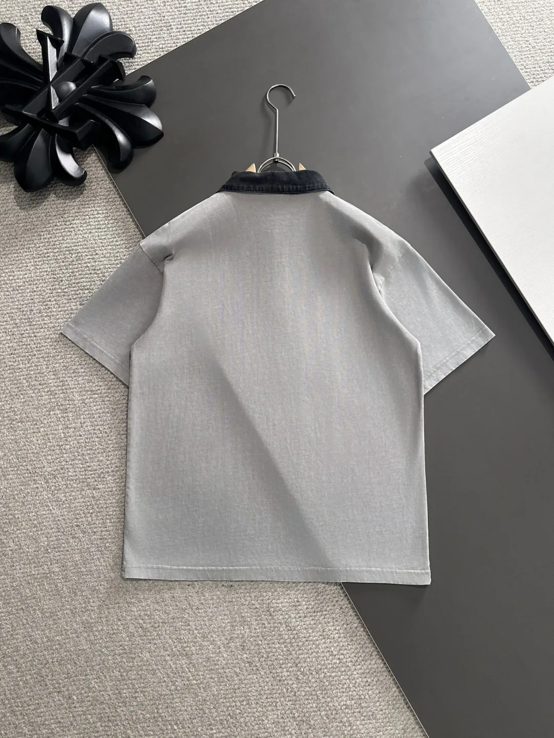 Next day delivery P300 high version MONCLER/muzzled 25ss spring and summer new high-definition T-shirt. Made with machines imported from Italy. Truly the most luxurious and high-quality. The style that you can wear with your eyes closed. Heavy combed fabrics. High-strength and heavy-weight fabrics feel substantial when weighed. The upper body is more textured than ordinary T-shirts and is not easy to deform. This texture can cope with the weather. It absorbs sweat and is breathable, suitable for both hot and cold conditions! Perfectly produced with reference to the original stitch and stitch! The loose fit design is super noble. Custom-woven signature ribbed collar, cuffs, and hem. Really rare and rare goods Size: S-XXL