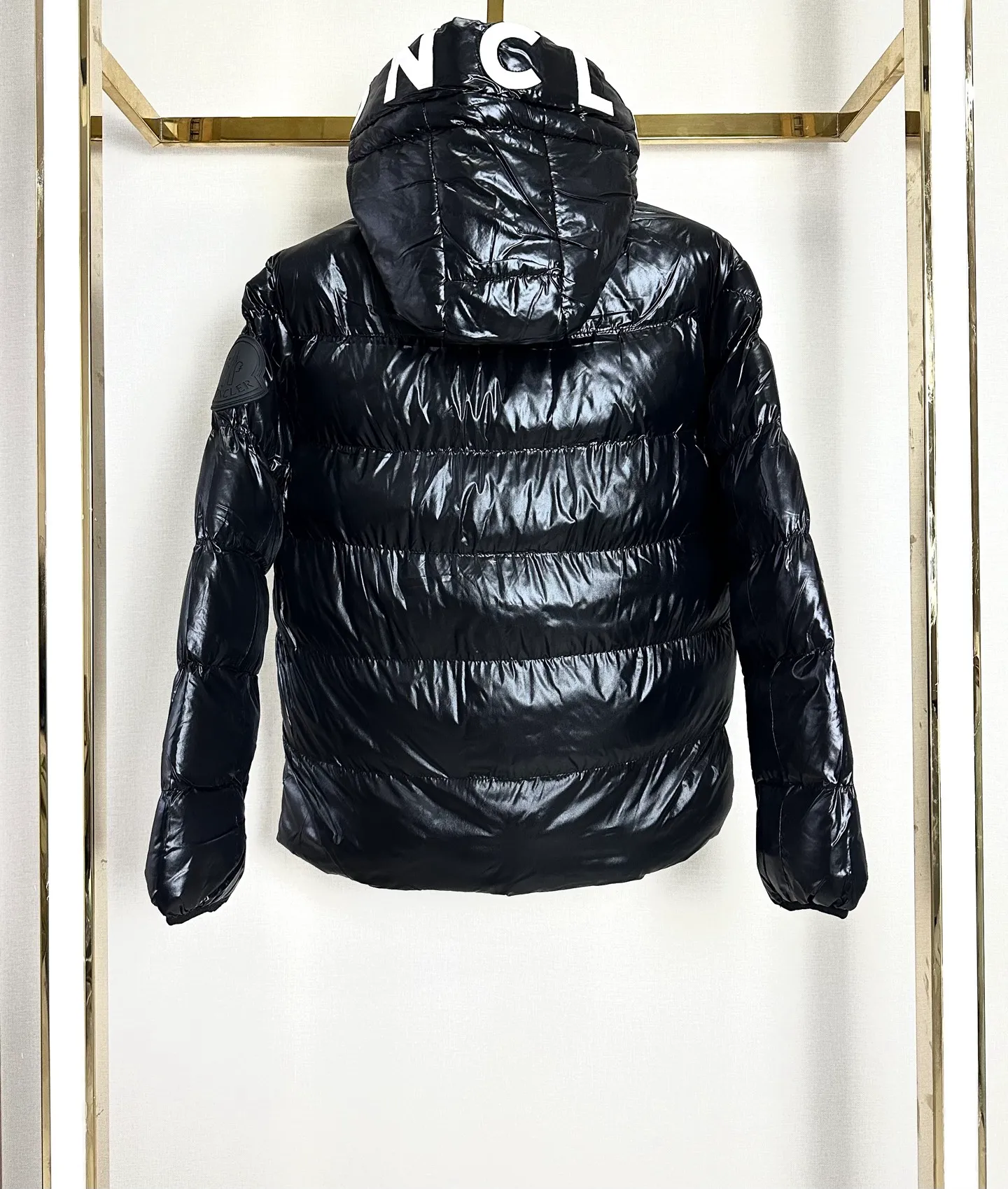 P400 Moncler/Mongolian salzman series autumn and winter new nylon waterproof casual down jacket, same style for men and women! The new model of the hooded fashionable down jacket combines tradition and innovation, bringing a unique sense of fashion to winter wear! Not only is it suitable for everyday wear, it's also ideal for outdoor activities! Original factory order, customized hardware, consistent restoration, full range of packaging, high-quality supply at cabbage price, color: black, white, navy, size: M-2XL