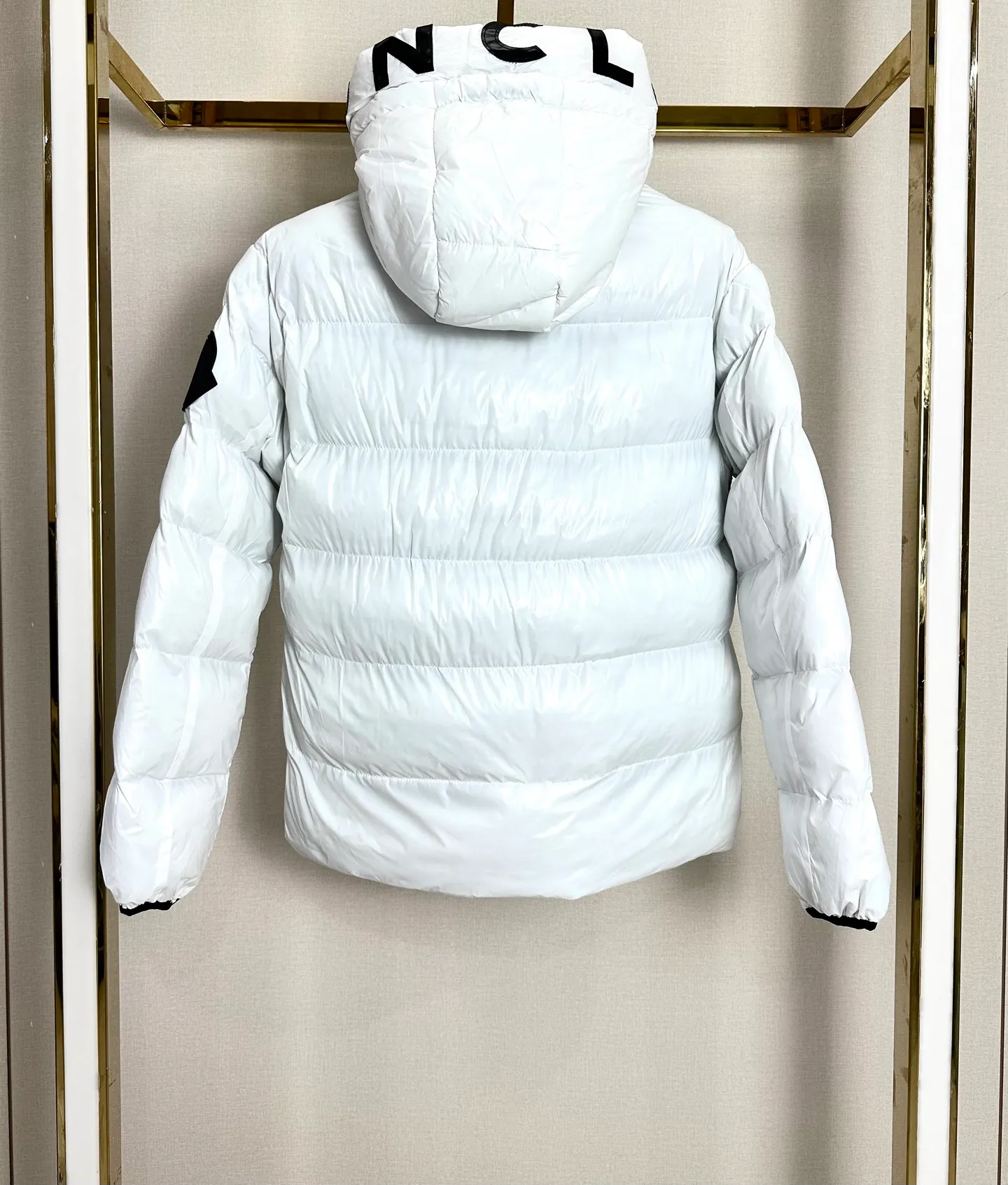 P400 Moncler/Mongolian salzman series autumn and winter new nylon waterproof casual down jacket, same style for men and women! The new model of the hooded fashionable down jacket combines tradition and innovation, bringing a unique sense of fashion to winter wear! Not only is it suitable for everyday wear, it's also ideal for outdoor activities! Original factory order, customized hardware, consistent restoration, full range of packaging, high-quality supply at cabbage price, color: black, white, navy, size: M-2XL