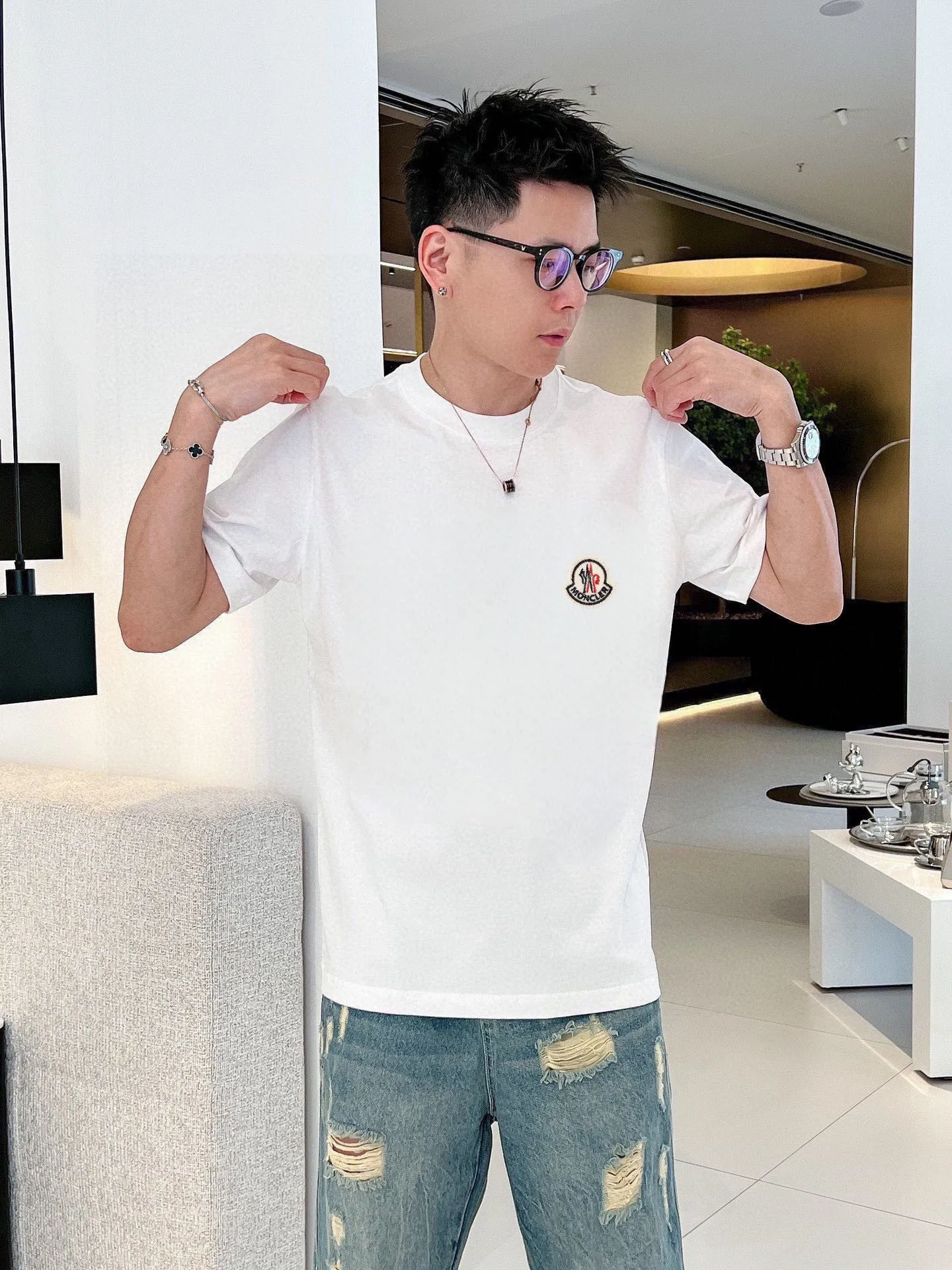 P140 Brand [MONCLER] (Good News for Fat People) original men's casual short-sleeved T-shirt, new product for spring and summer 2025, customized top-notch logo craftsmanship on the chest, matched with the entire details, quality and tailoring design are first-class, customized imported mercerized cotton fabric! Full of style, the color scheme is light and versatile. M-5XL (wear up to 220 pounds)