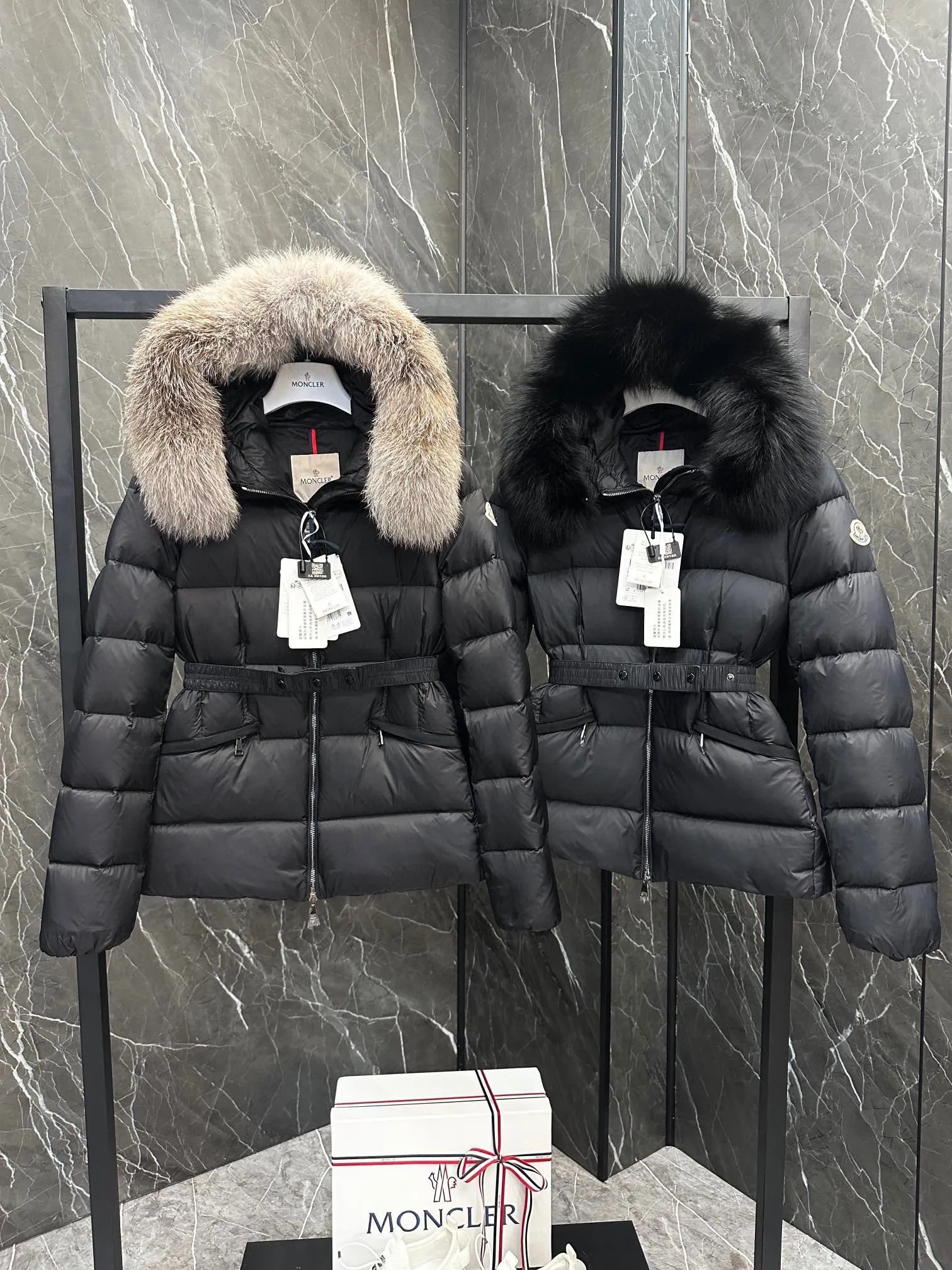 P980 Short Moncler Boed Short Women's Gram. Fox Fur Collar/Wool Collar/Synchronized On Sale.