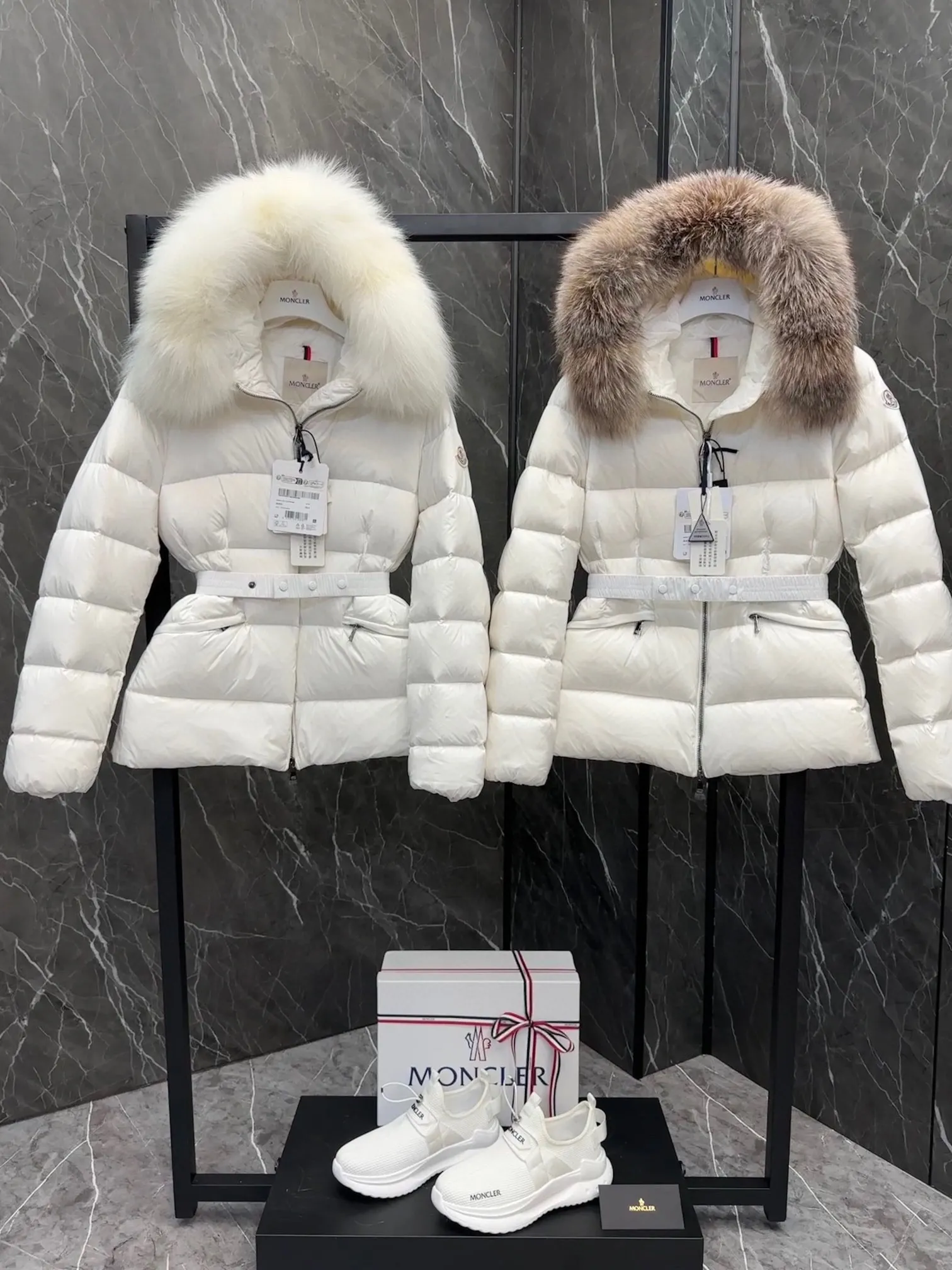 P980 Short Moncler Boed Short Women's Gram. Fox Fur Collar/Wool Collar/Synchronized On Sale.